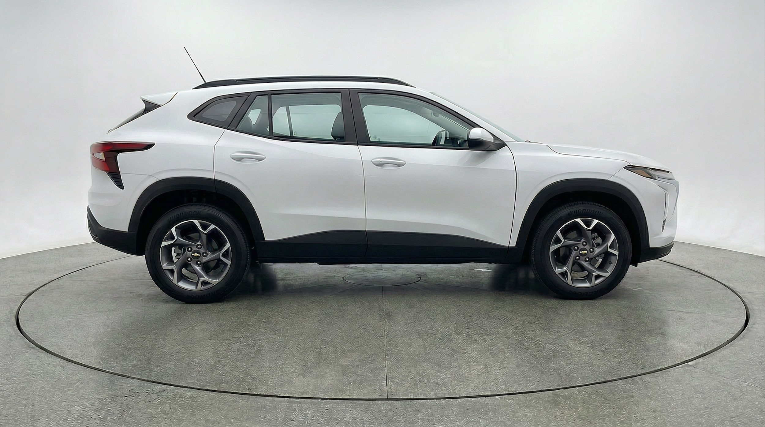 Thumbnail: 2025 Chevrolet Trax - 8