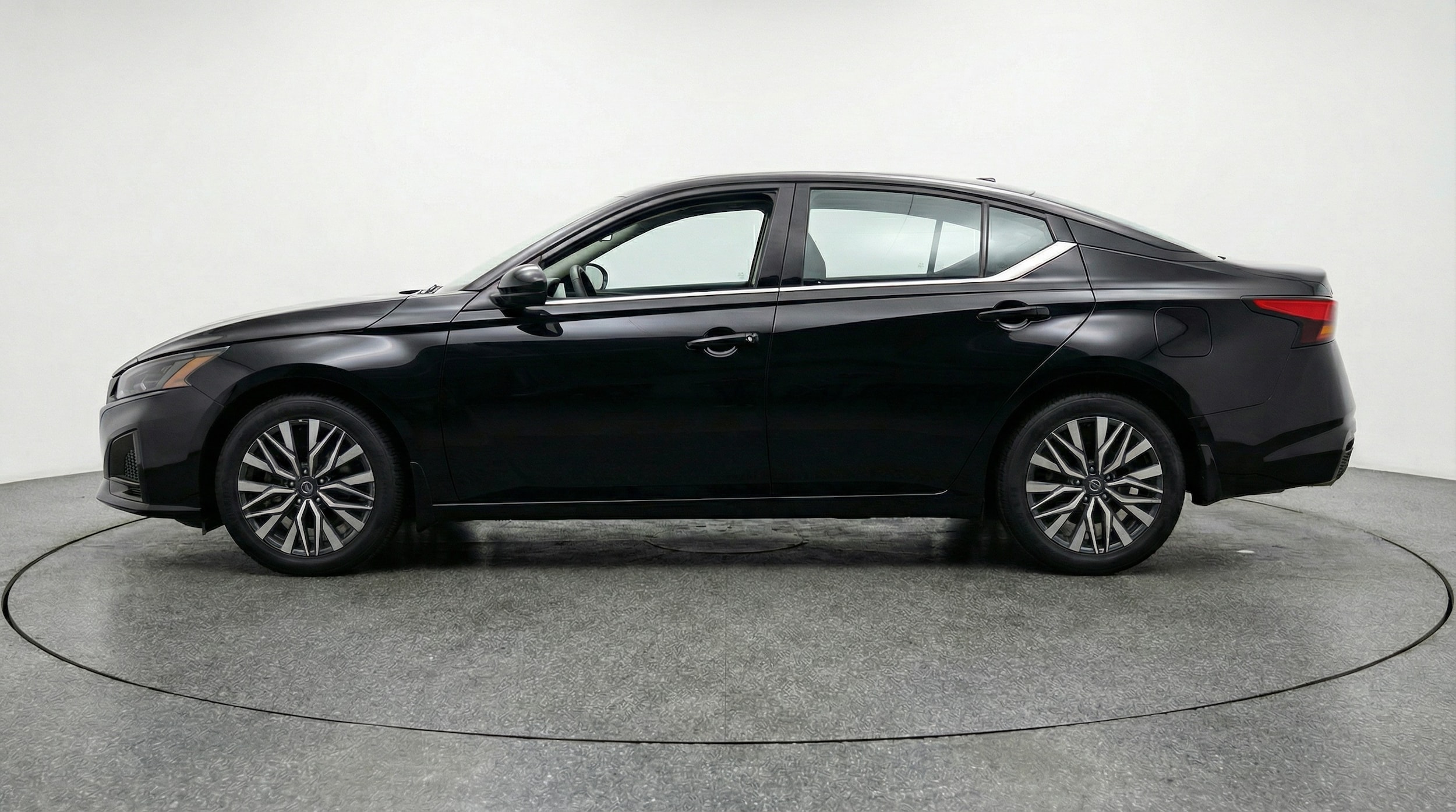 Thumbnail: 2025 Nissan Altima - 4