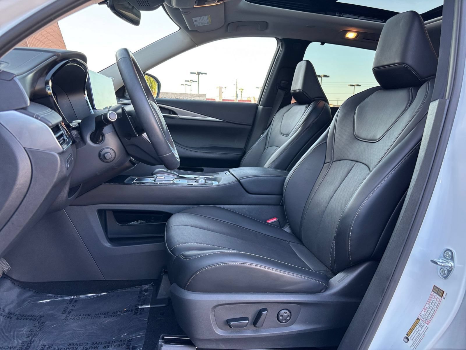 Thumbnail: 2026 INFINITI QX60 - 25