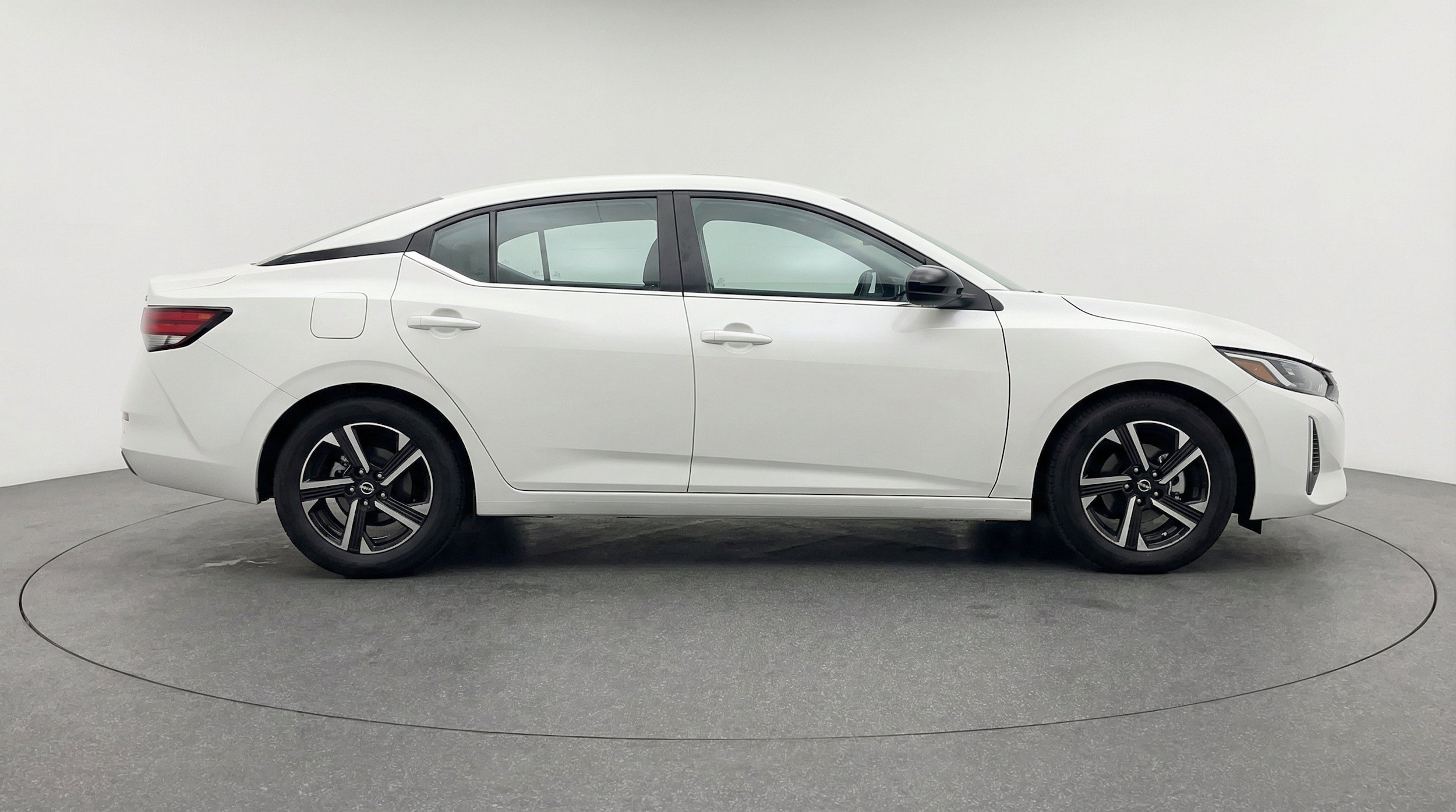 Thumbnail: 2025 Nissan Sentra - 10