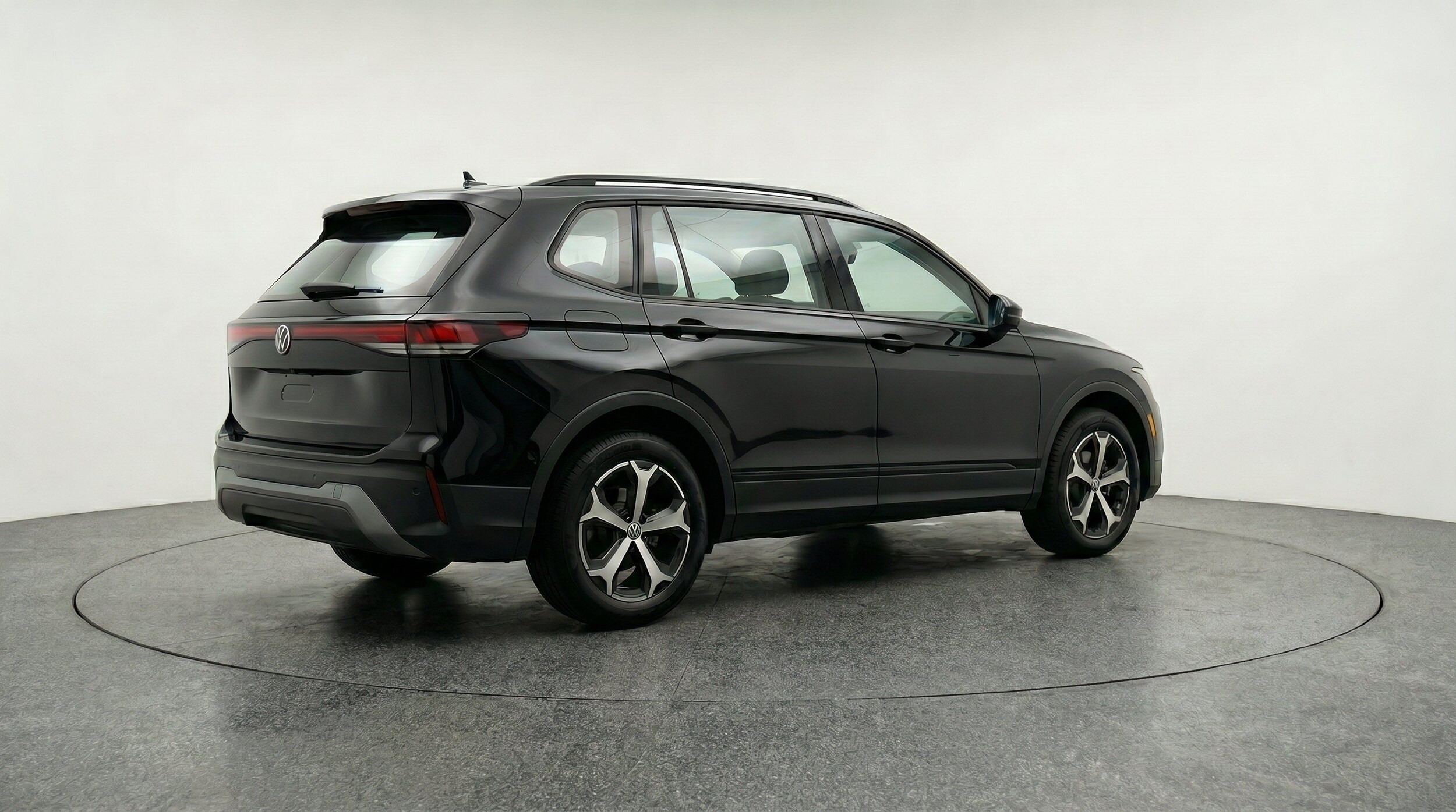 Thumbnail: 2026 Volkswagen Tiguan - 9