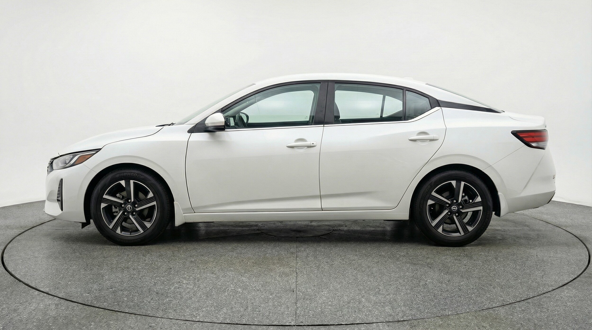 Thumbnail: 2025 Nissan Sentra - 5