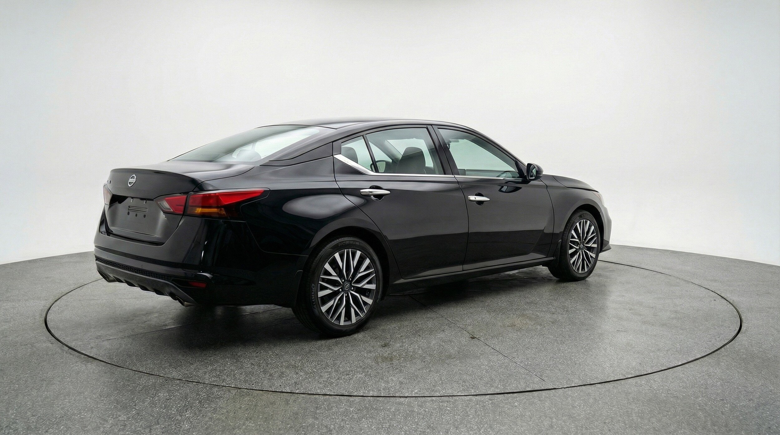 Thumbnail: 2025 Nissan Altima - 9