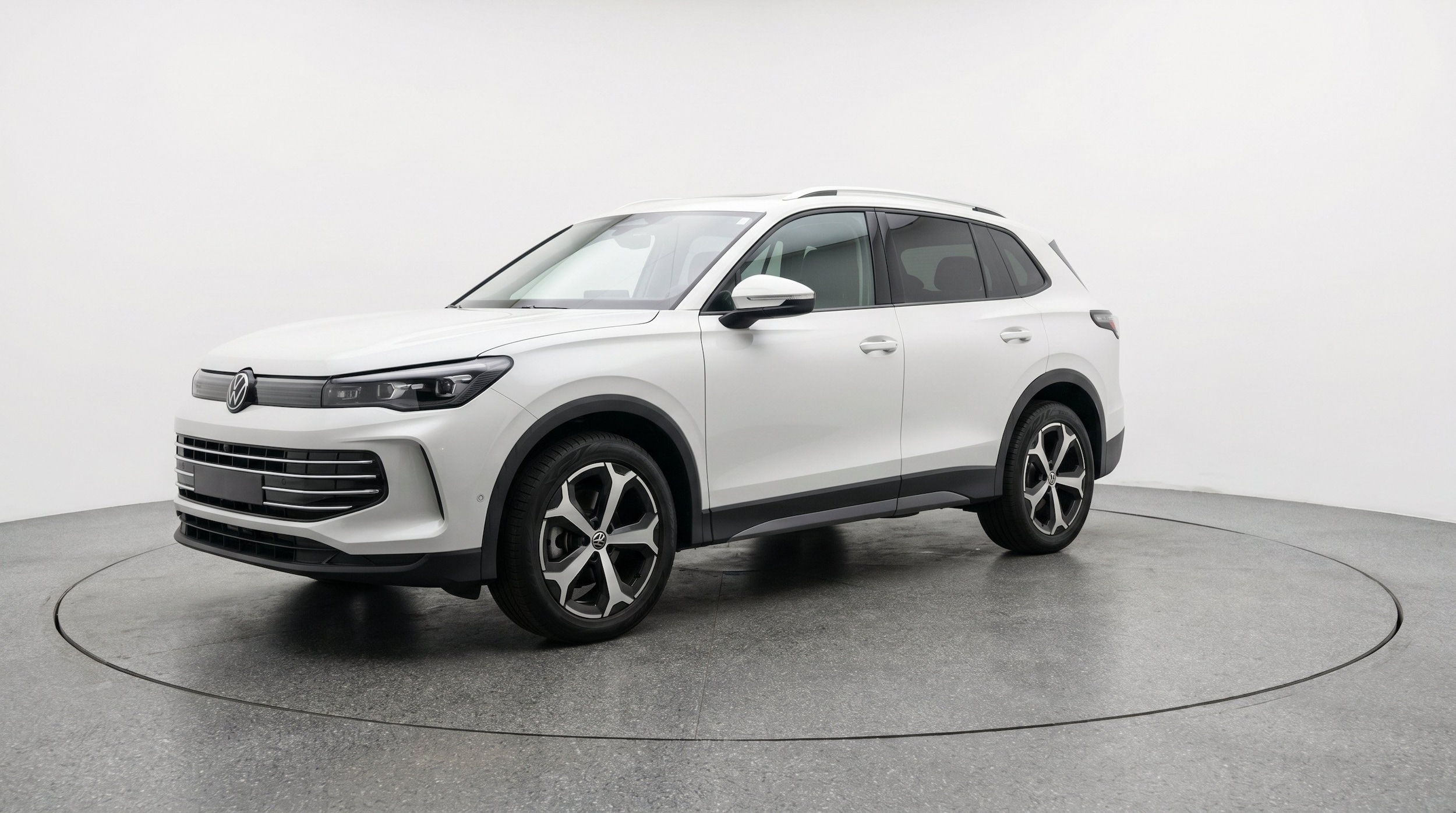 Thumbnail: 2026 Volkswagen Tiguan - 3