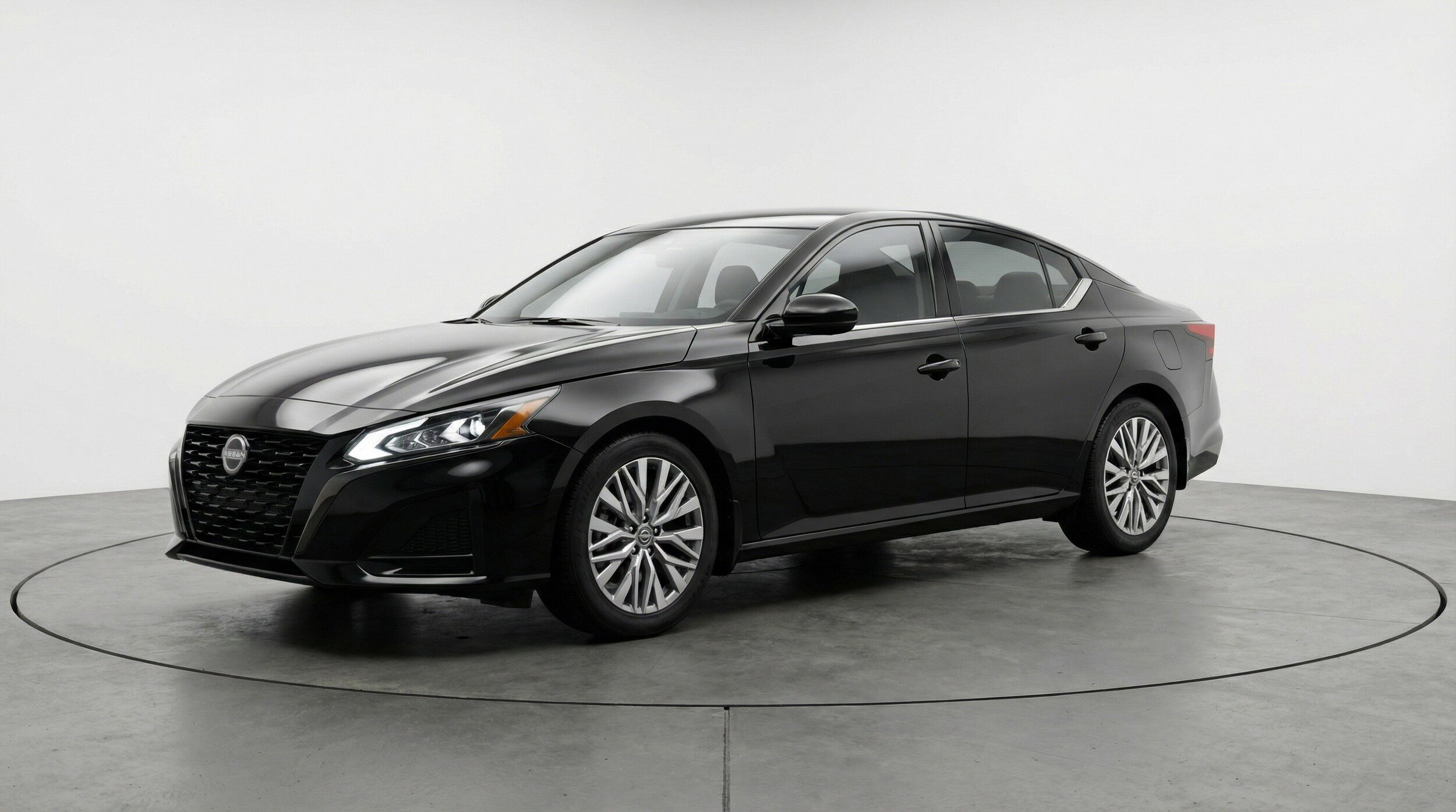 Thumbnail: 2025 Nissan Altima - 3