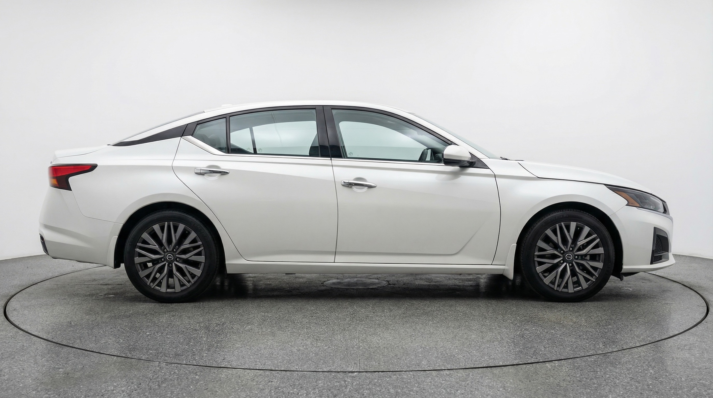 Thumbnail: 2025 Nissan Altima - 8