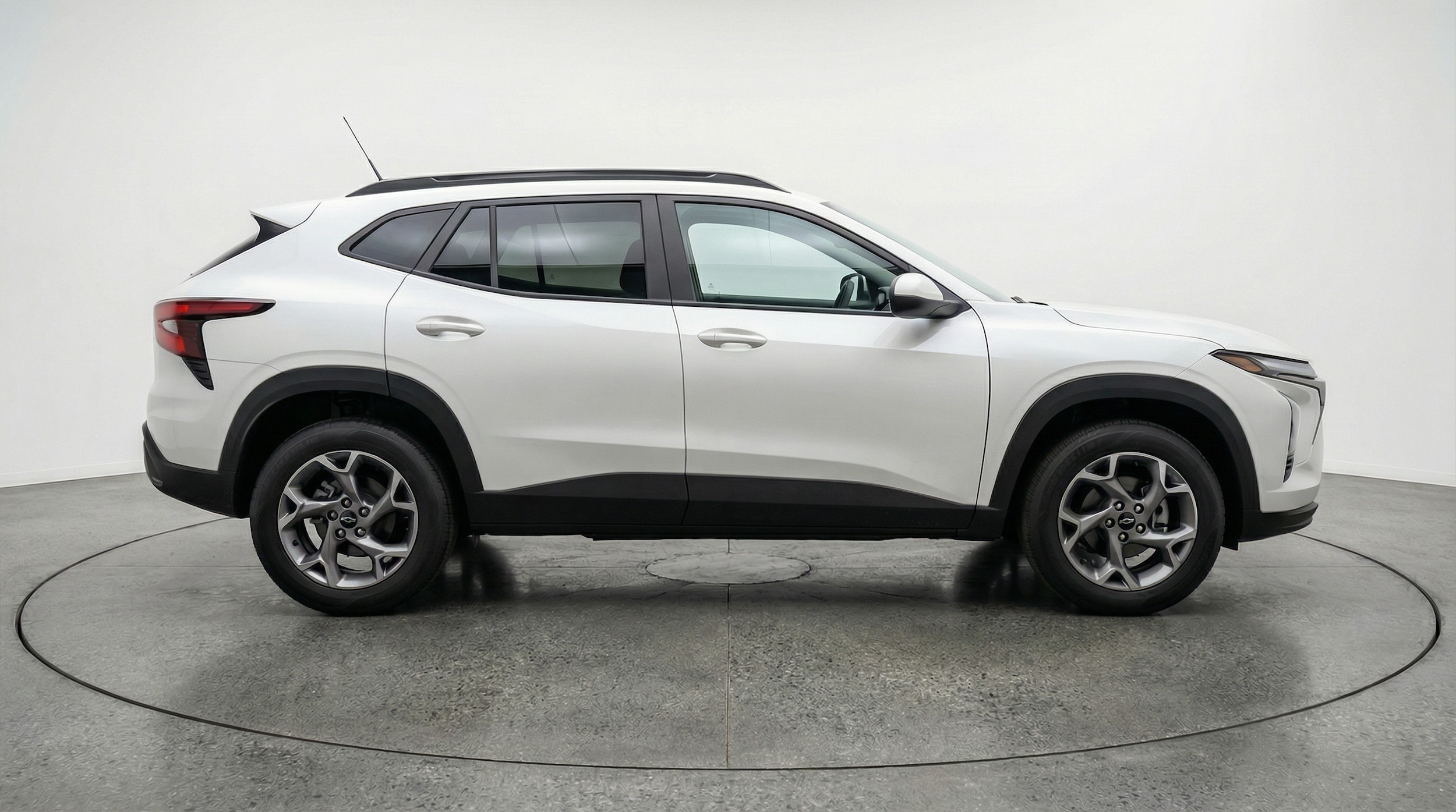 Thumbnail: 2025 Chevrolet Trax - 8