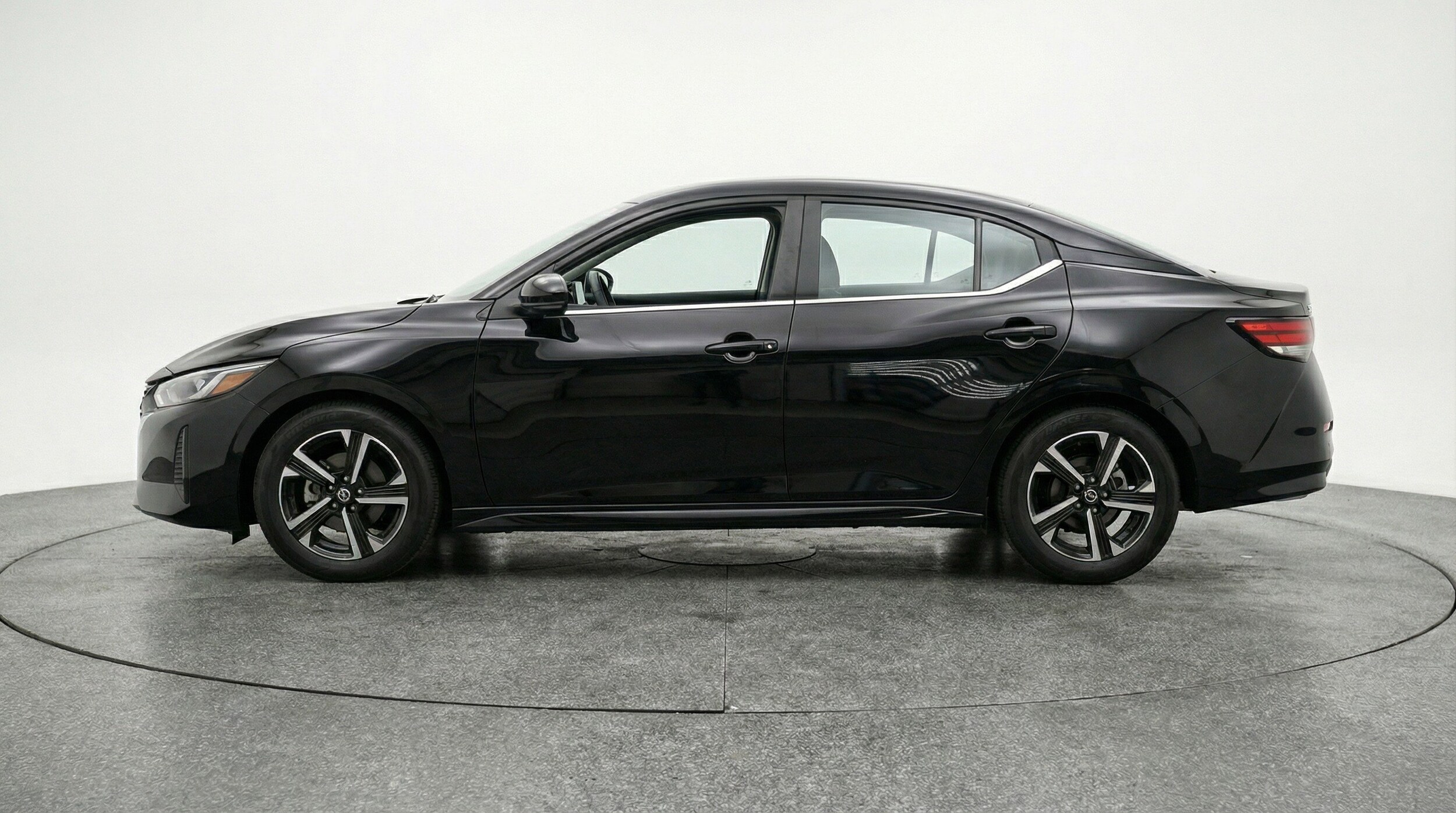 Thumbnail: 2025 Nissan Sentra - 5