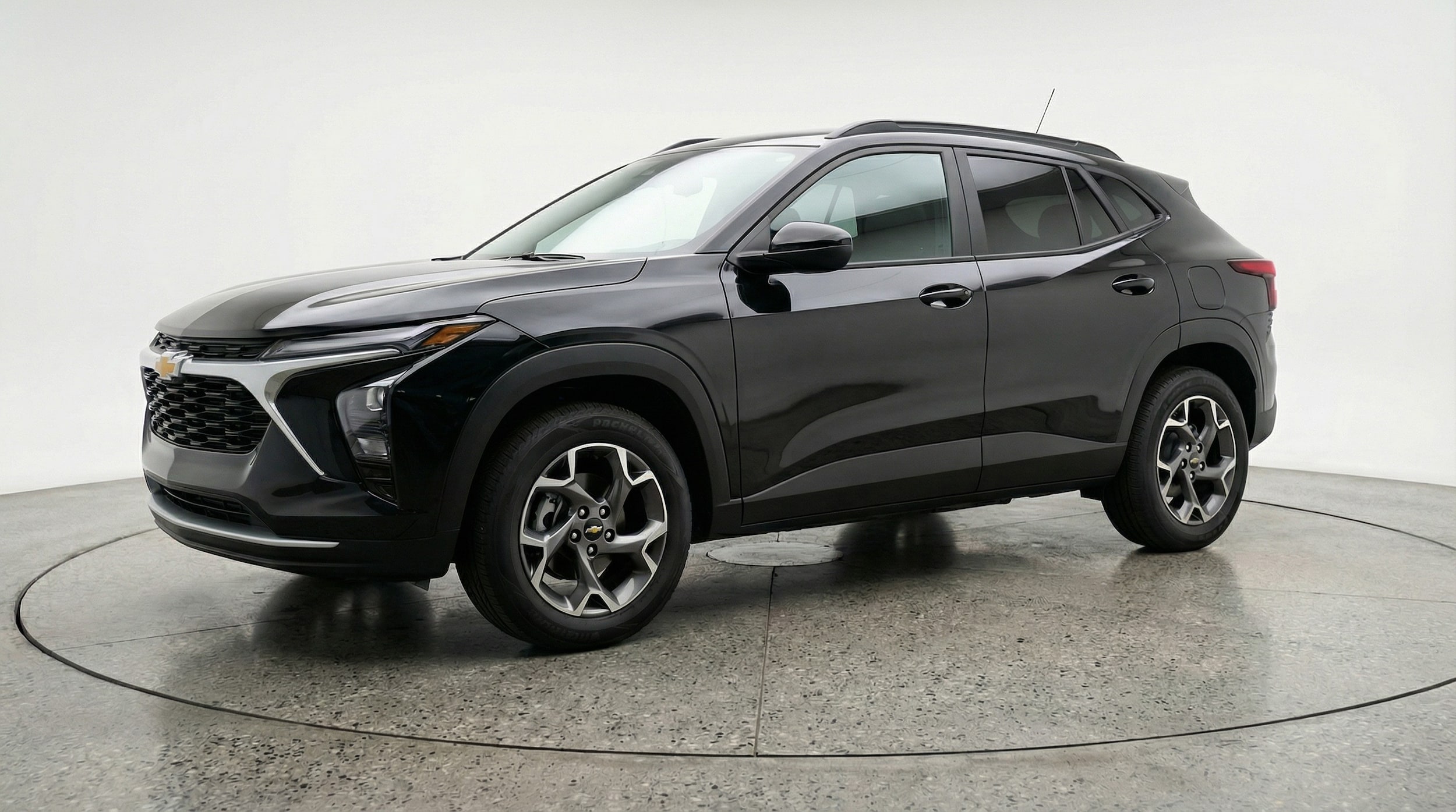 Thumbnail: 2025 Chevrolet Trax - 3