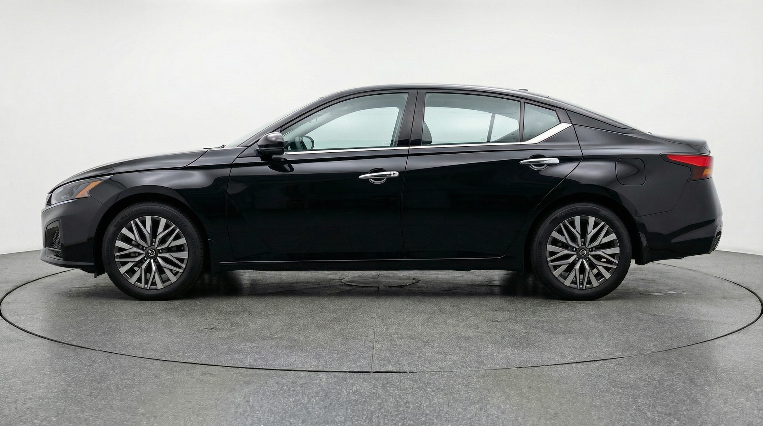 Thumbnail: 2025 Nissan Altima - 4