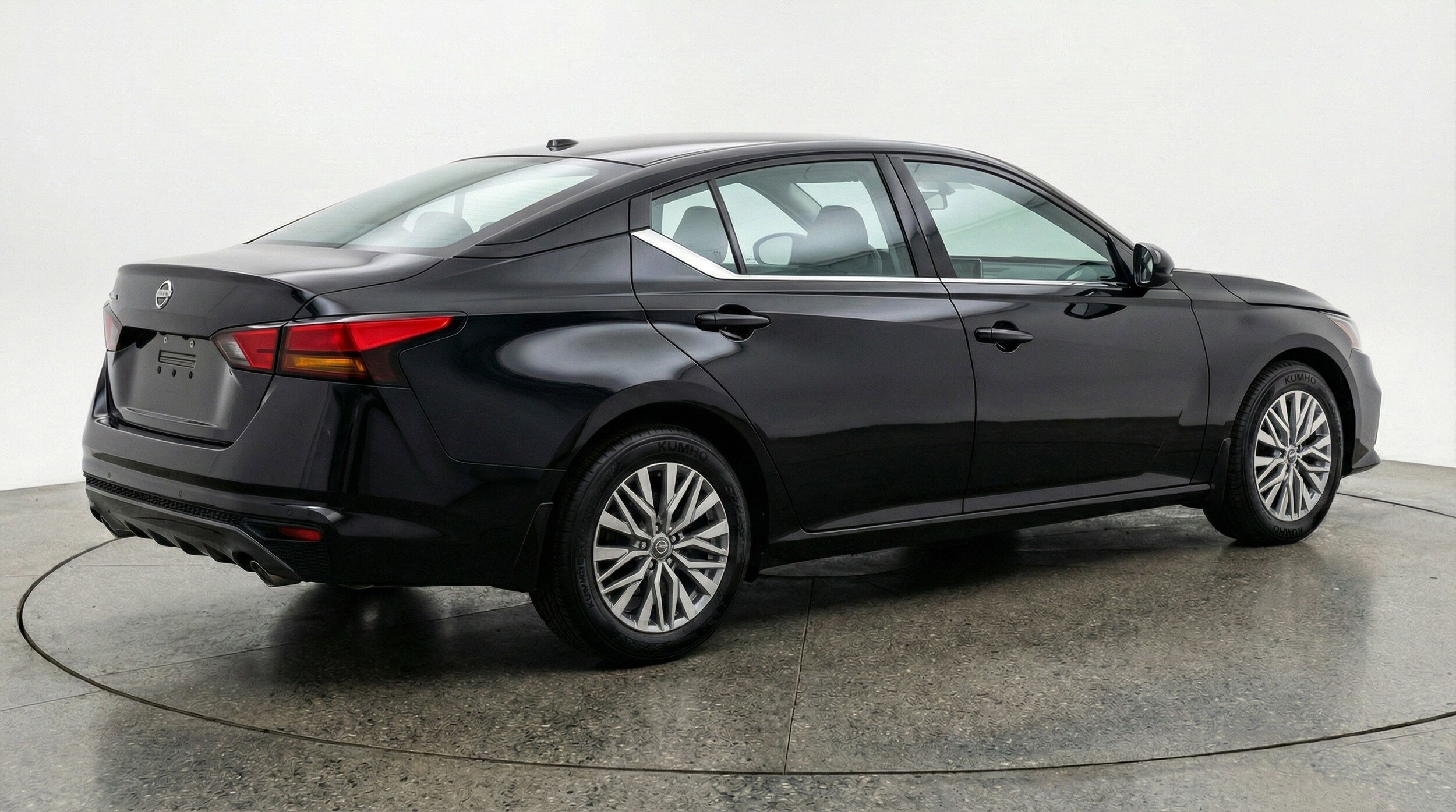 Thumbnail: 2025 Nissan Altima - 9