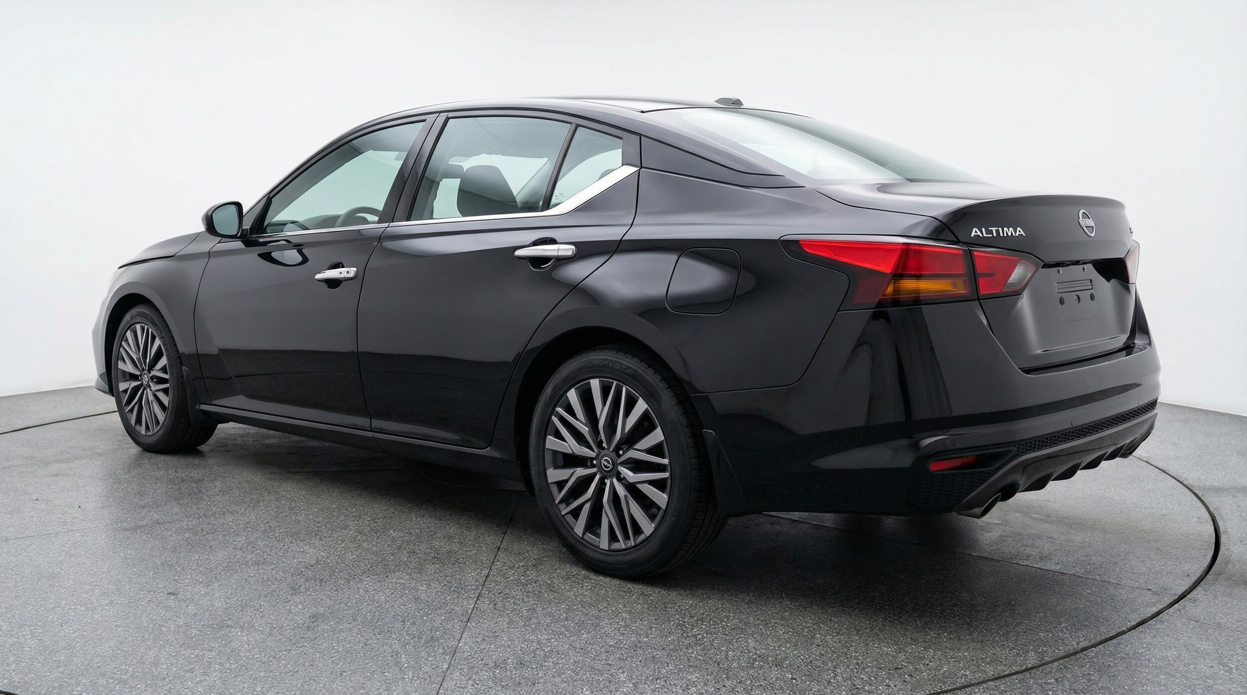 Thumbnail: 2025 Nissan Altima - 5