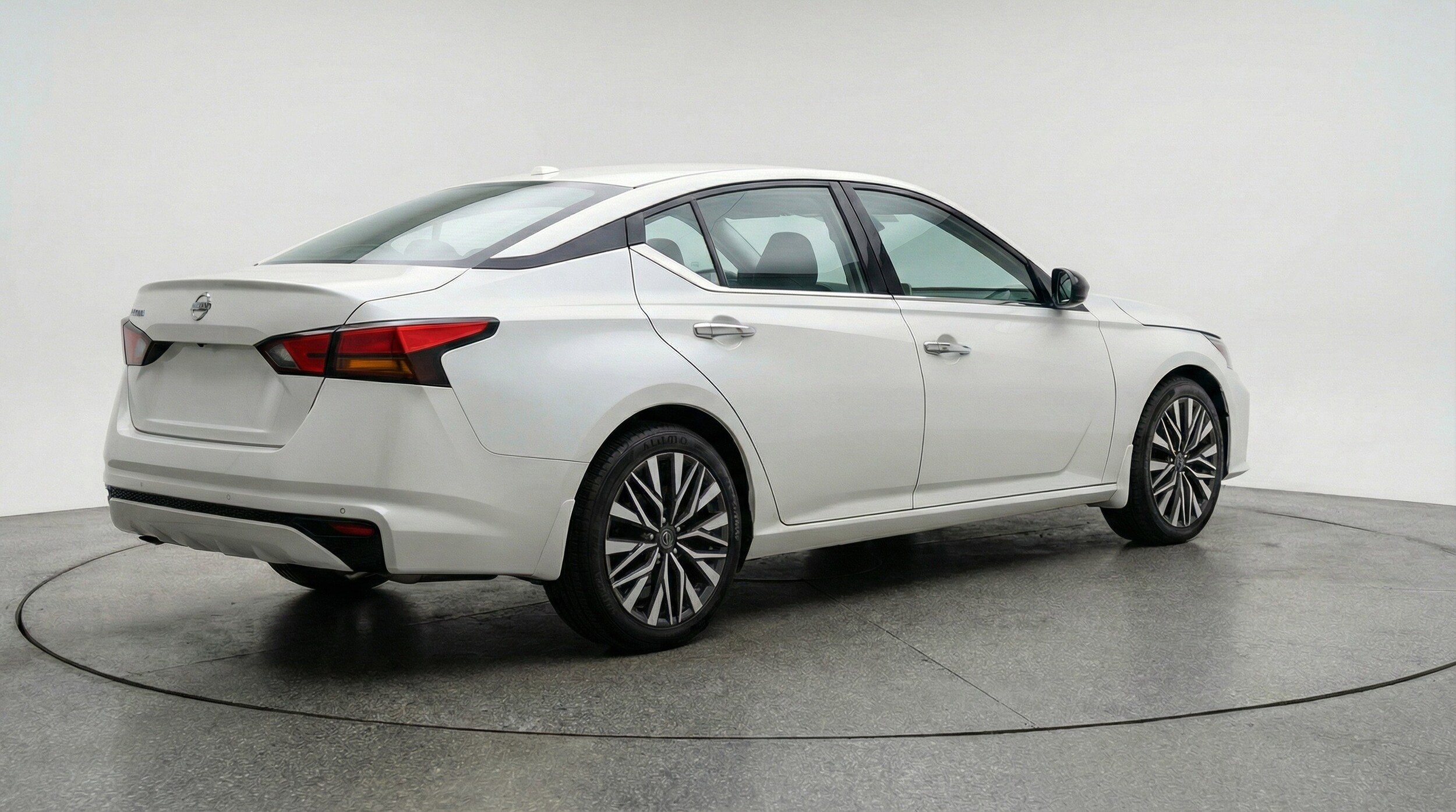 Thumbnail: 2025 Nissan Altima - 9