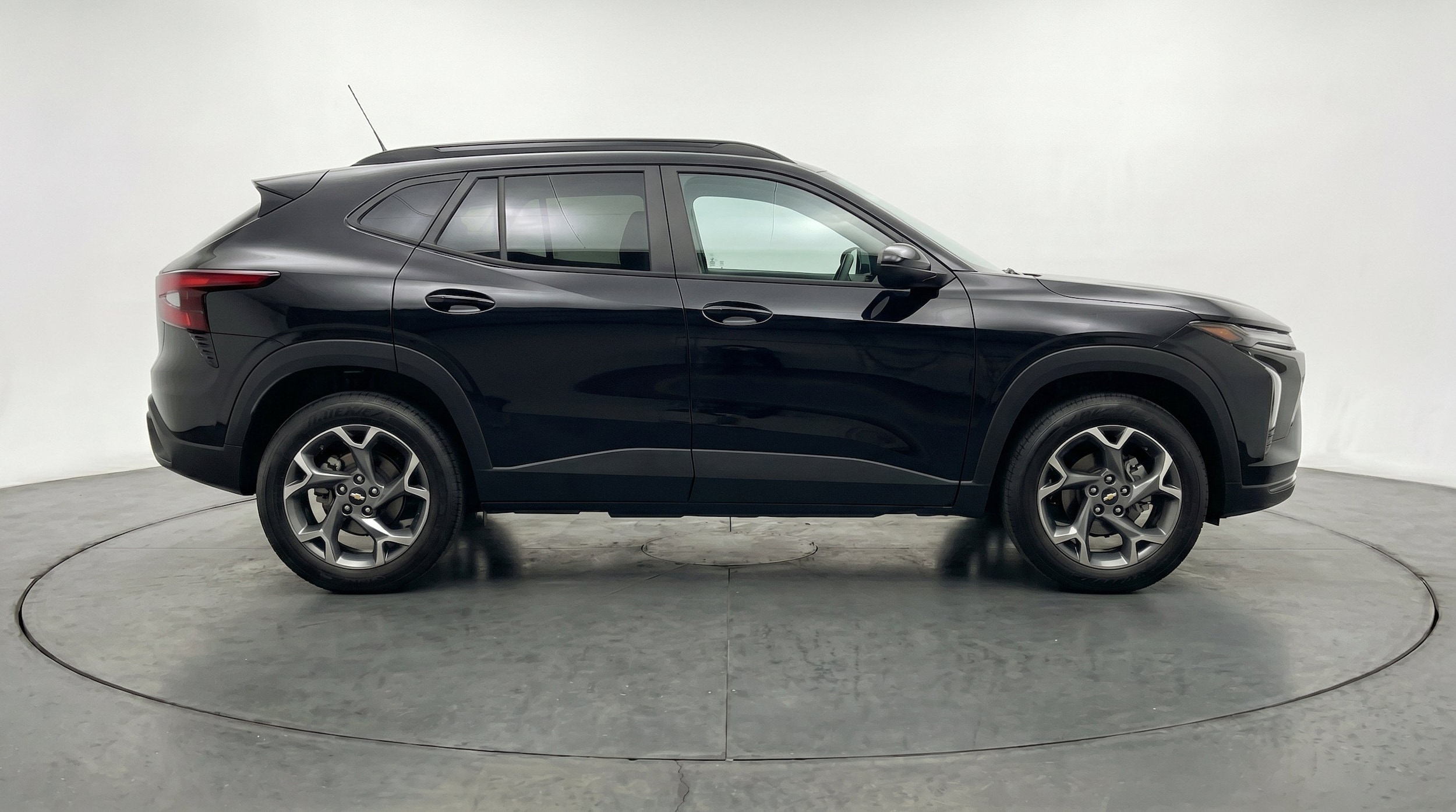 Thumbnail: 2025 Chevrolet Trax - 11