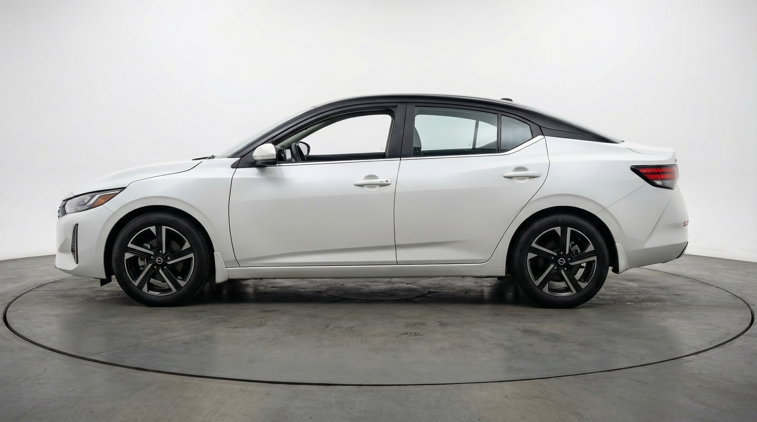 Thumbnail: 2025 Nissan Sentra - 4