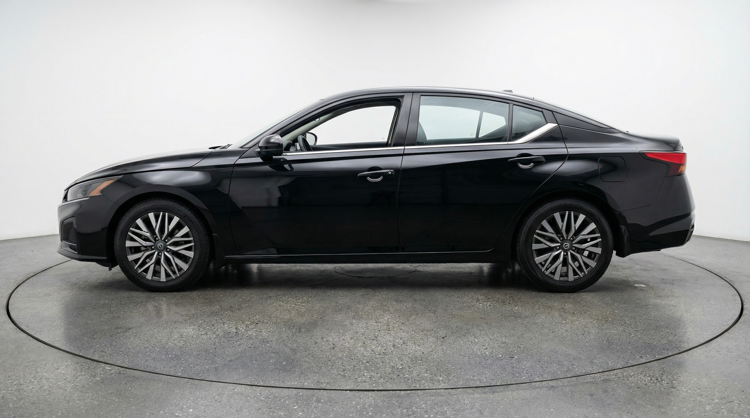 Thumbnail: 2025 Nissan Altima - 4