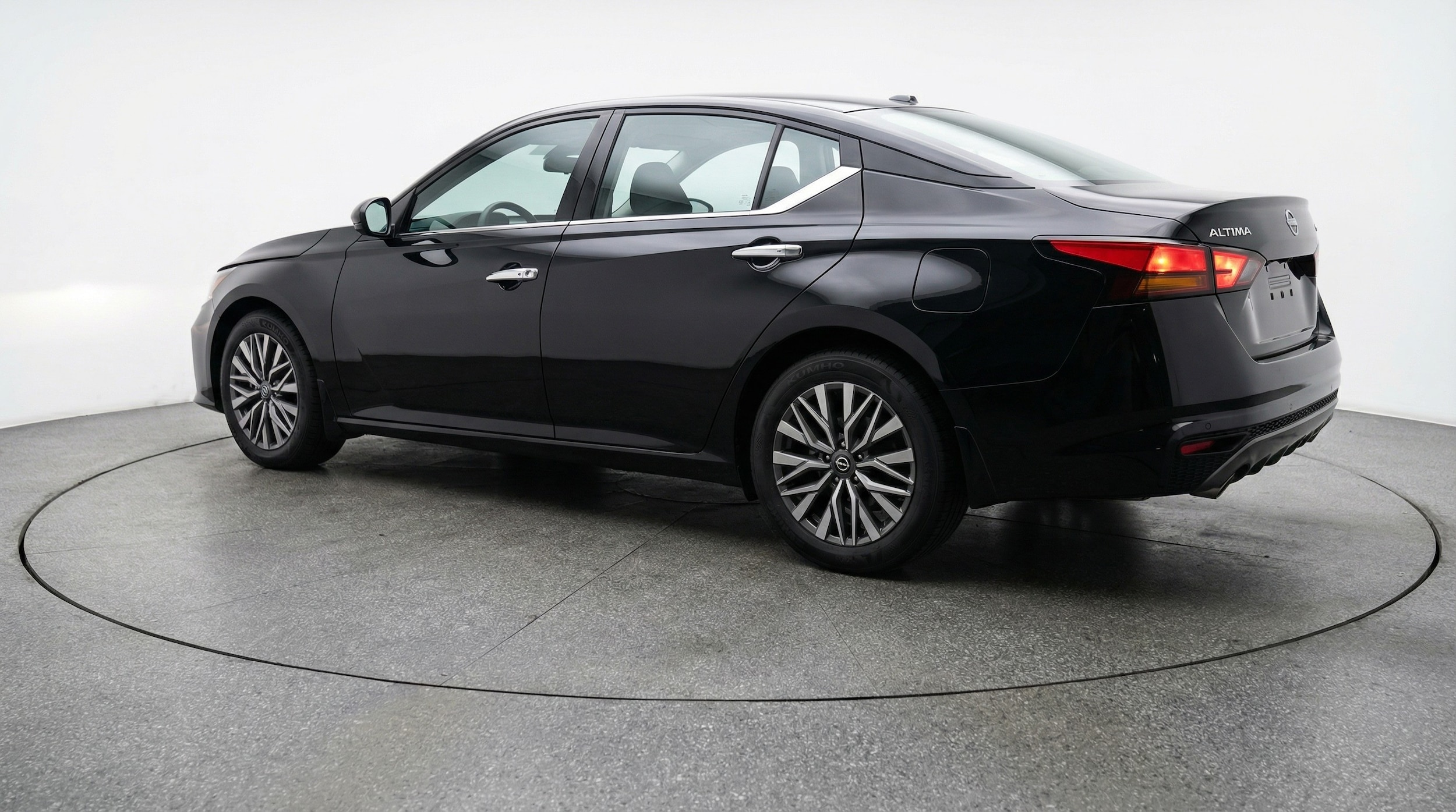 Thumbnail: 2025 Nissan Altima - 5