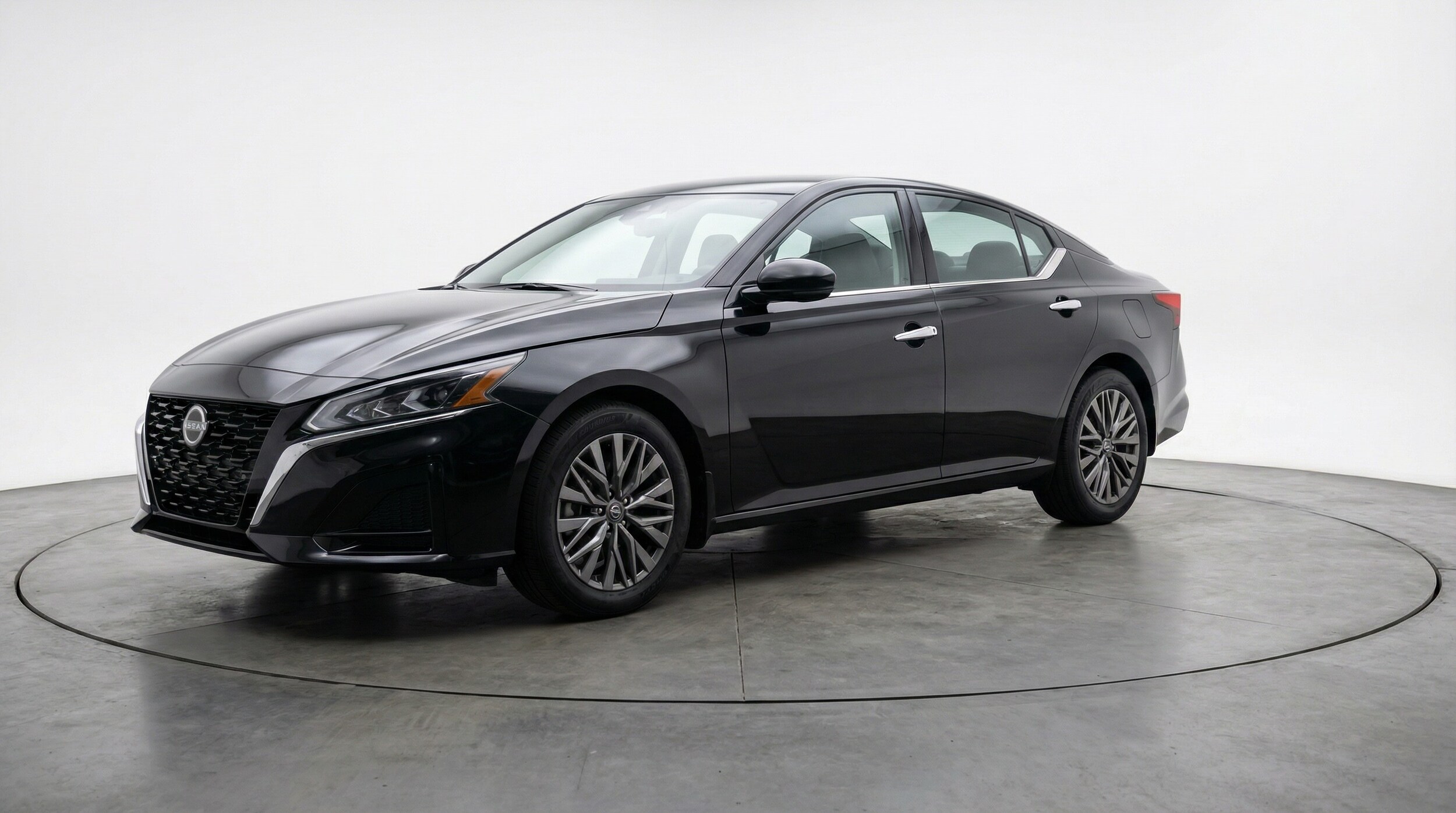 Thumbnail: 2025 Nissan Altima - 3