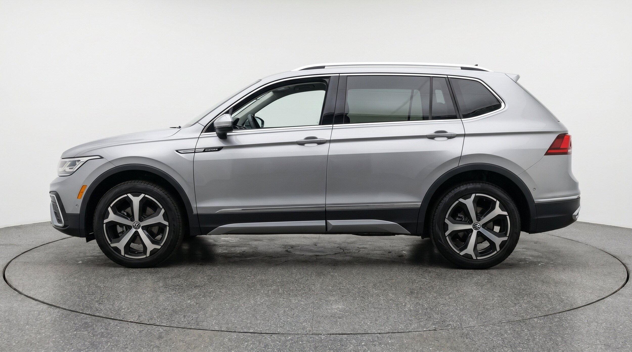 Thumbnail: 2026 Volkswagen Tiguan - 5