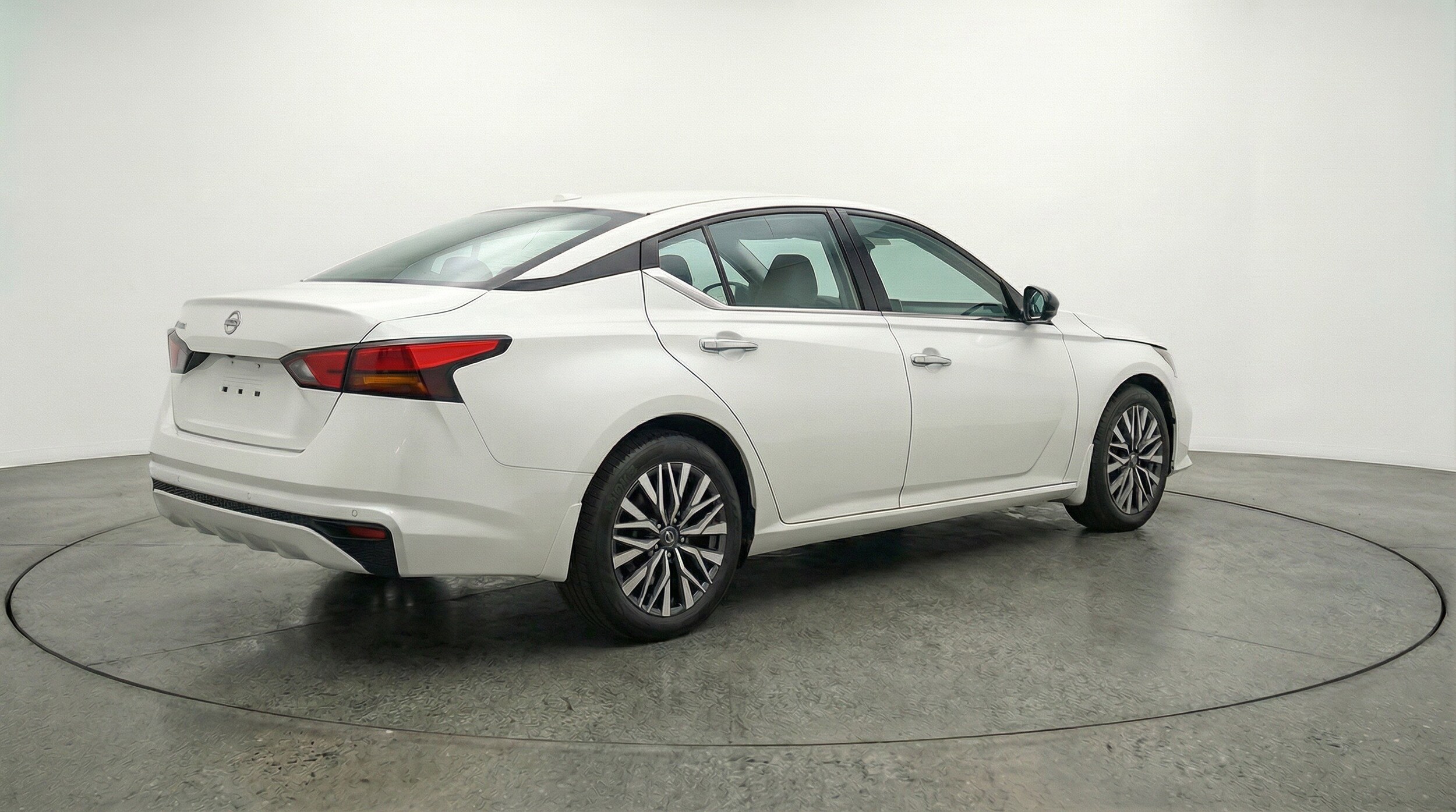Thumbnail: 2025 Nissan Altima - 9