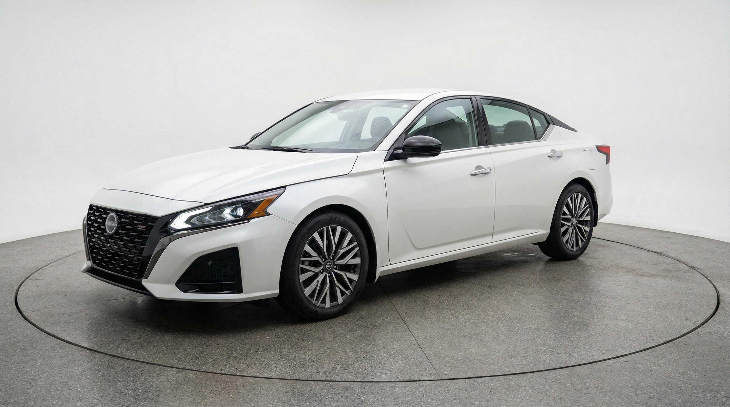 Thumbnail: 2025 Nissan Altima - 3