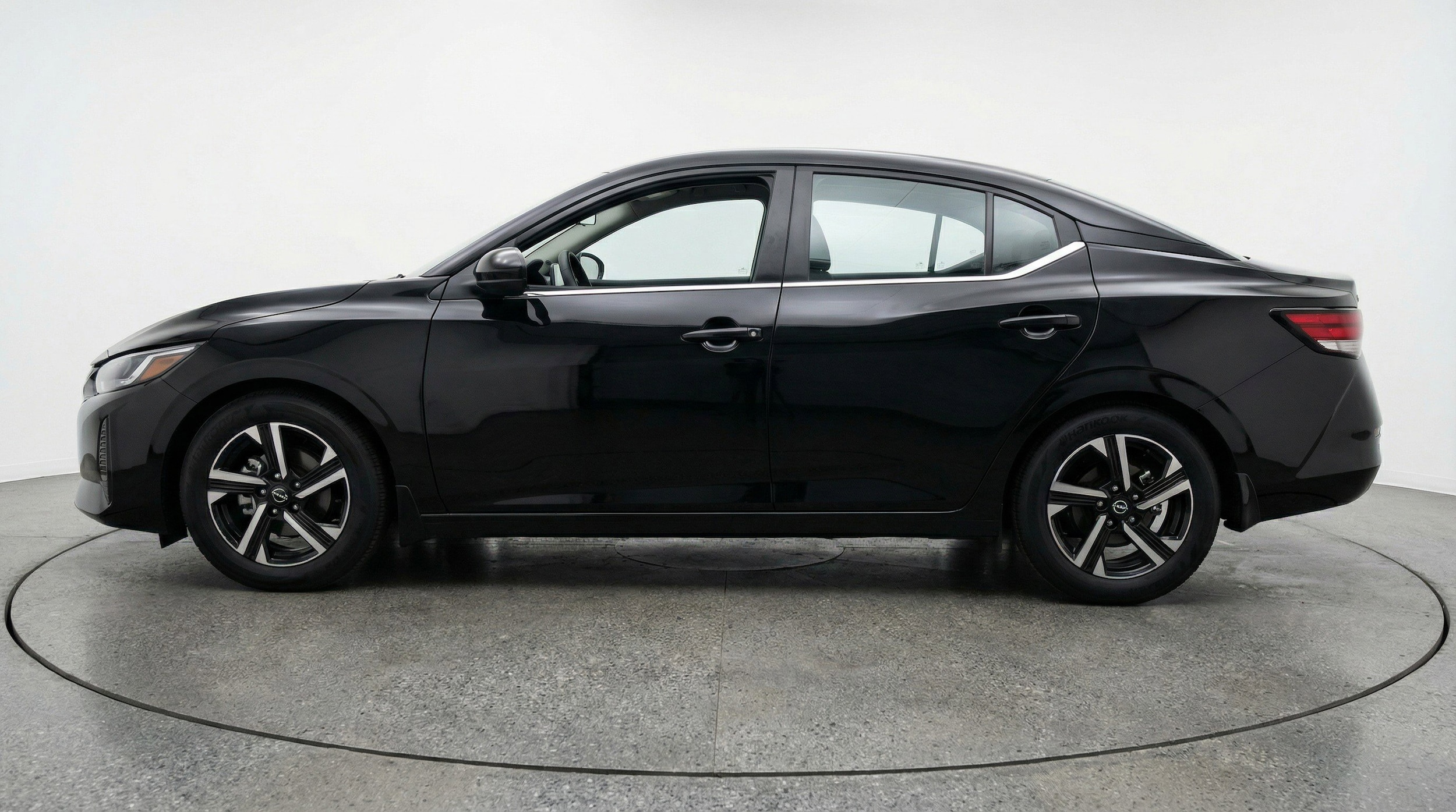 Thumbnail: 2025 Nissan Sentra - 5