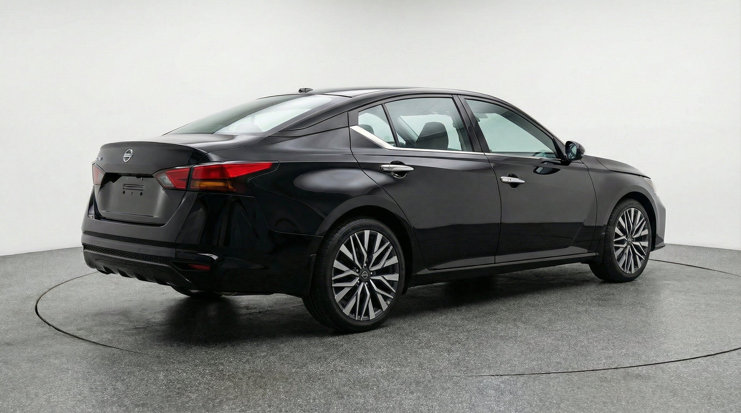 Thumbnail: 2025 Nissan Altima - 9
