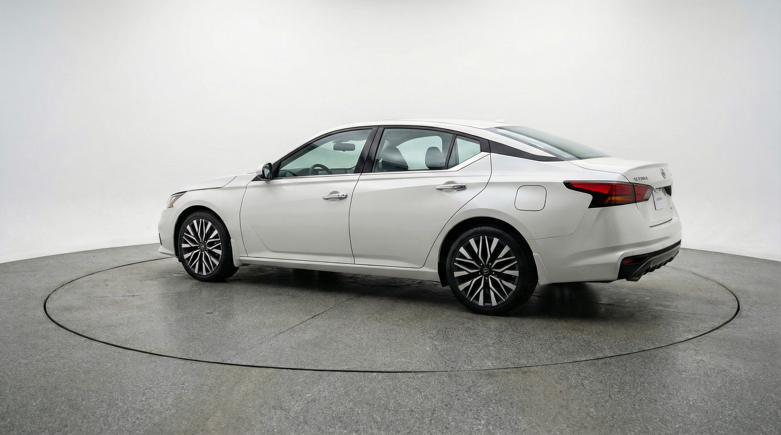 Thumbnail: 2025 Nissan Altima - 5