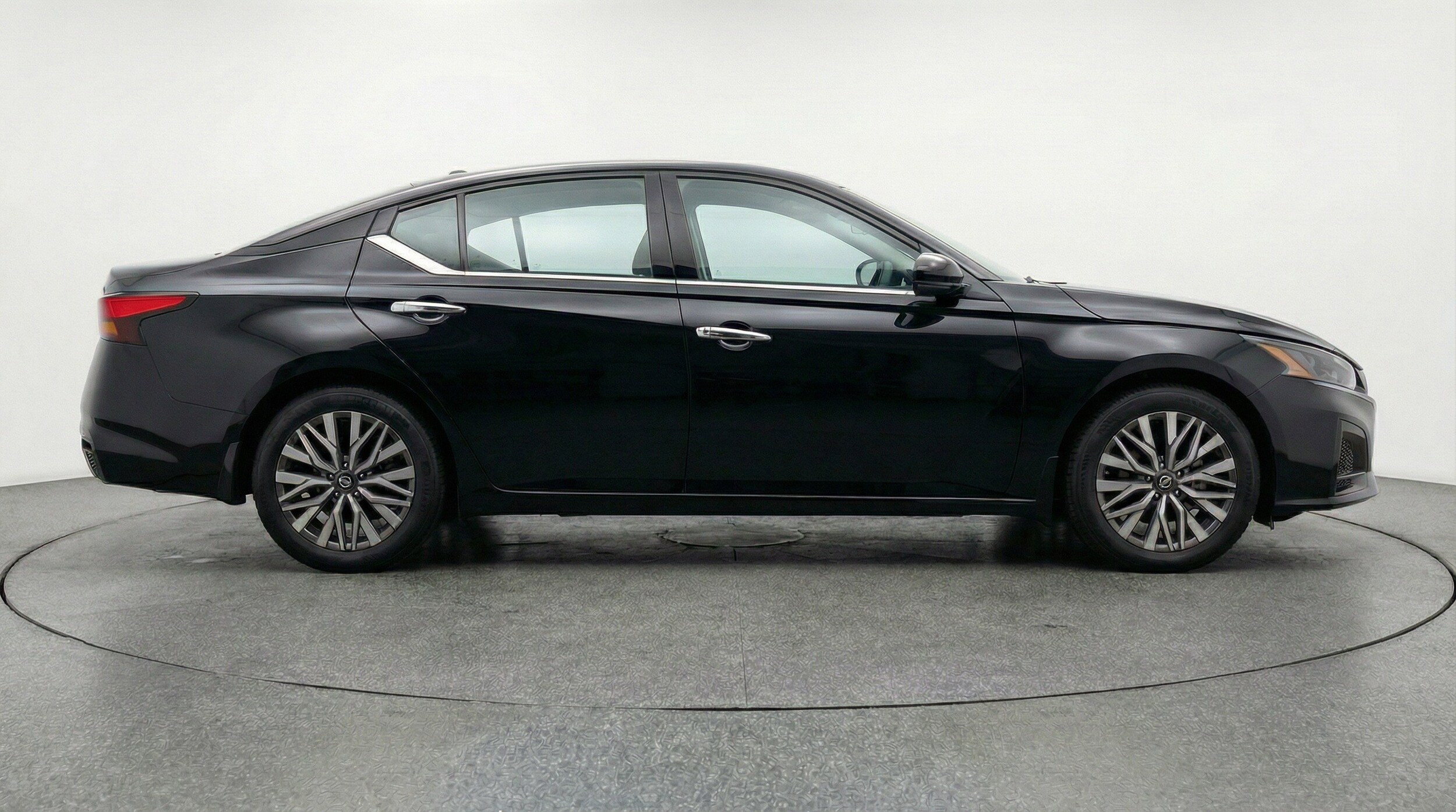 Thumbnail: 2025 Nissan Altima - 11