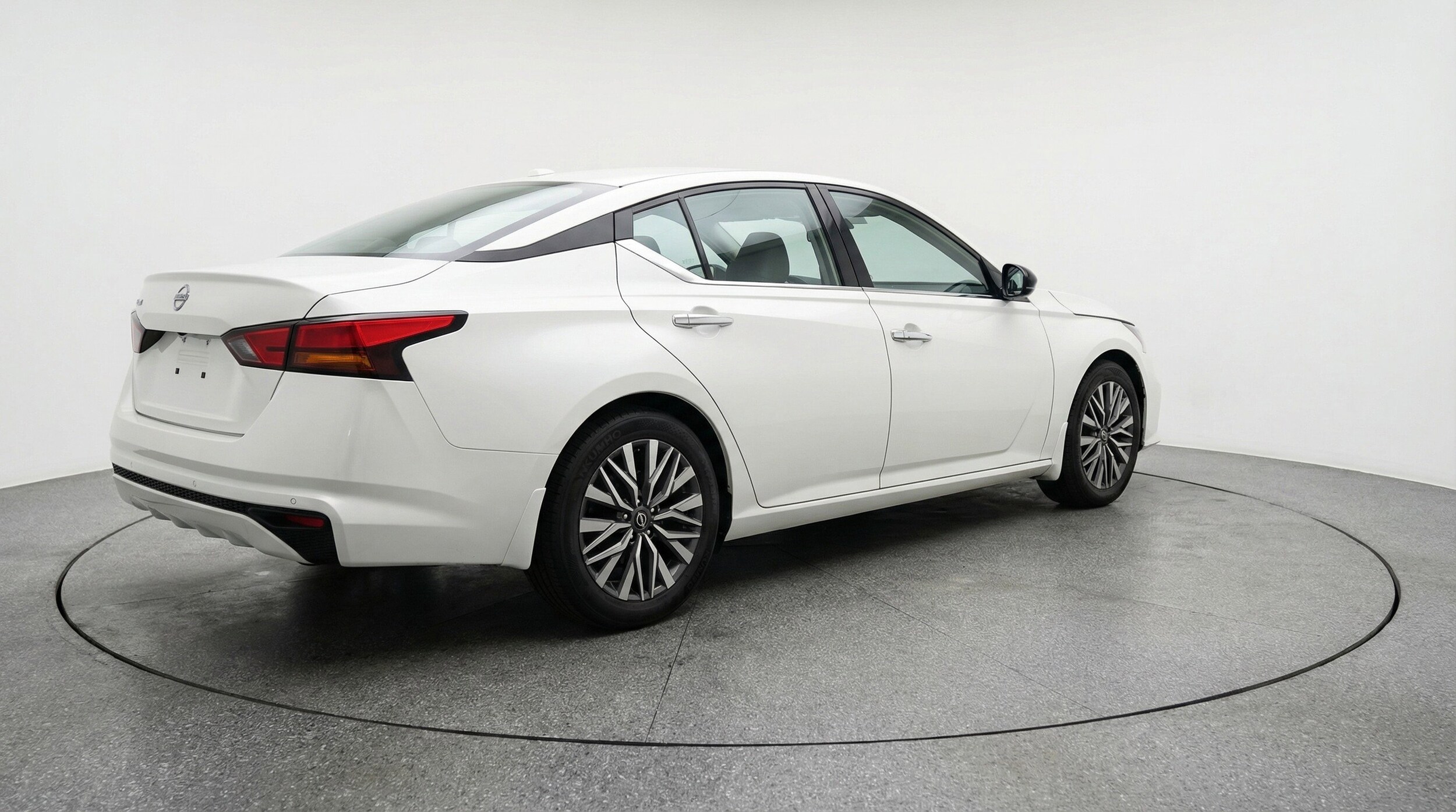 Thumbnail: 2025 Nissan Altima - 9