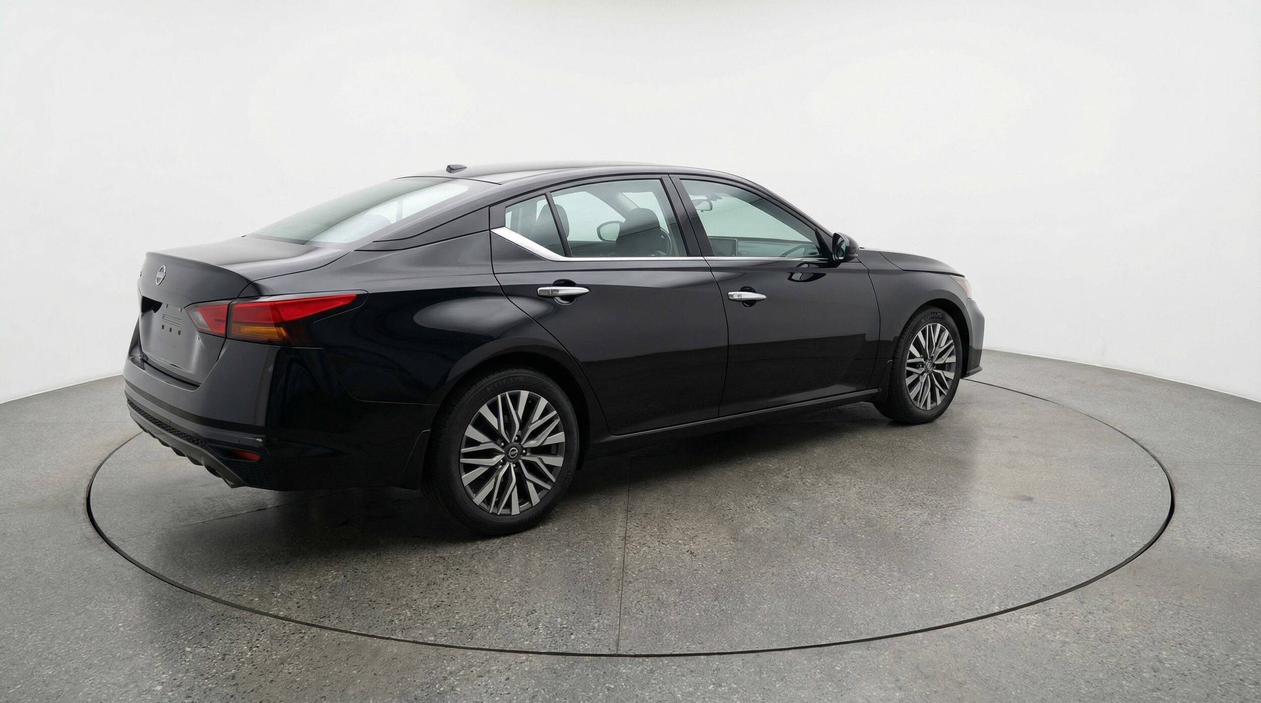 Thumbnail: 2025 Nissan Altima - 9