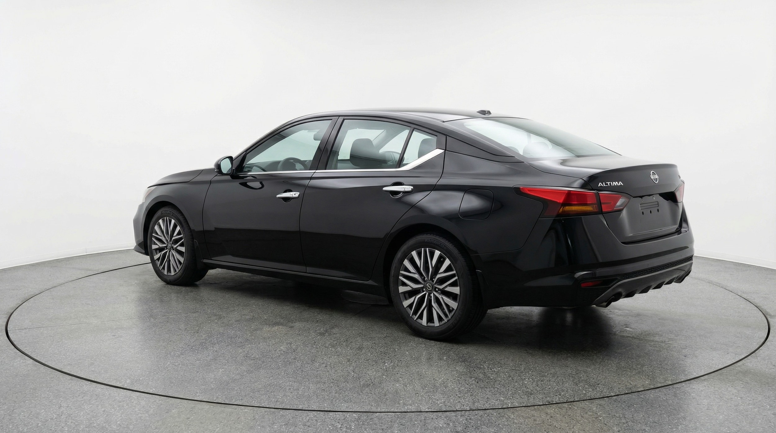 Thumbnail: 2025 Nissan Altima - 5