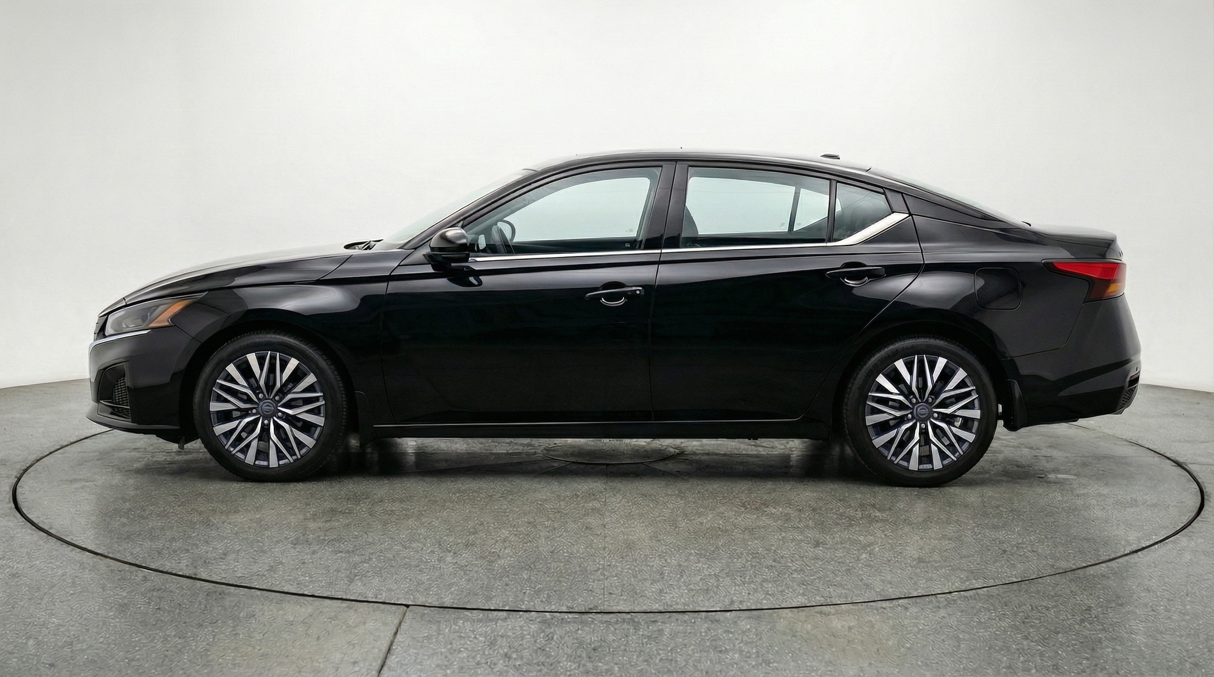 Thumbnail: 2025 Nissan Altima - 4