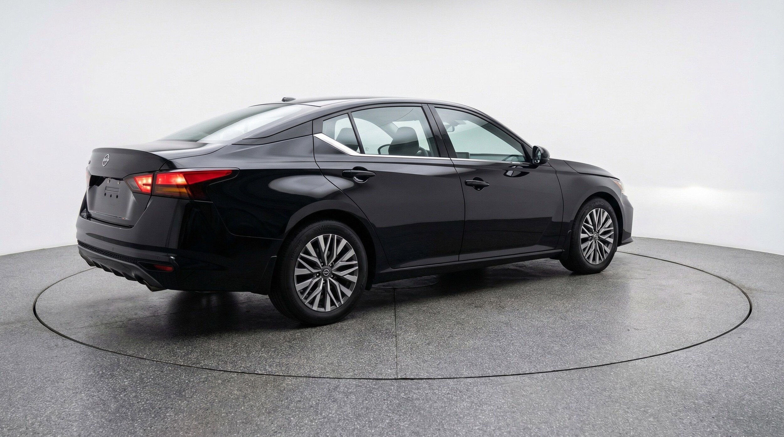 Thumbnail: 2025 Nissan Altima - 9