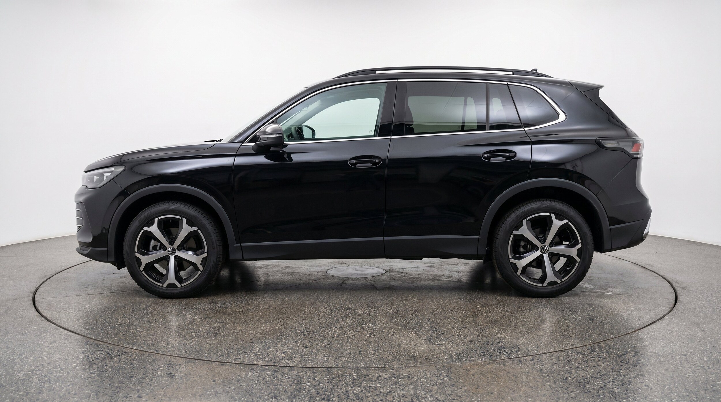 Thumbnail: 2026 Volkswagen Tiguan - 5