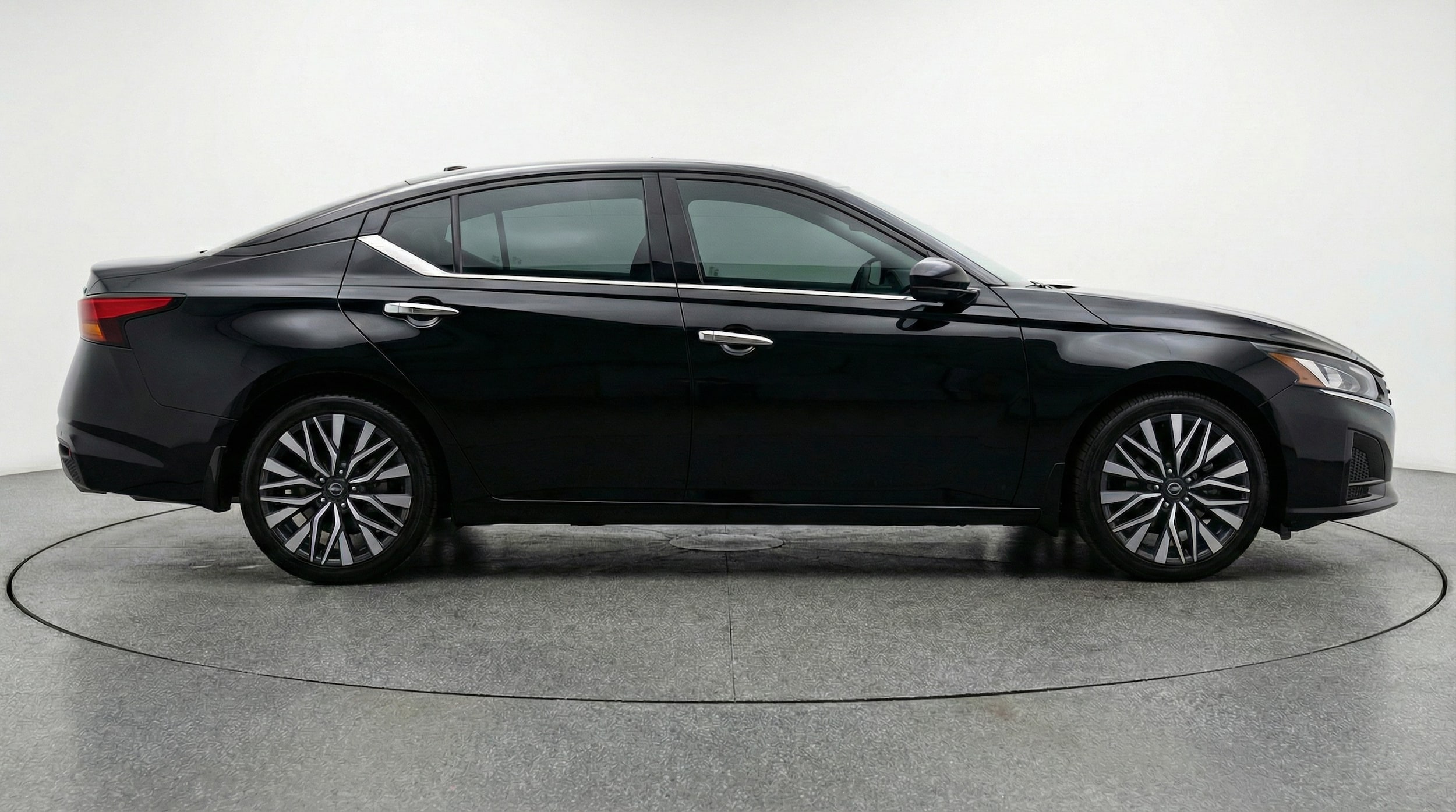 Thumbnail: 2025 Nissan Altima - 8