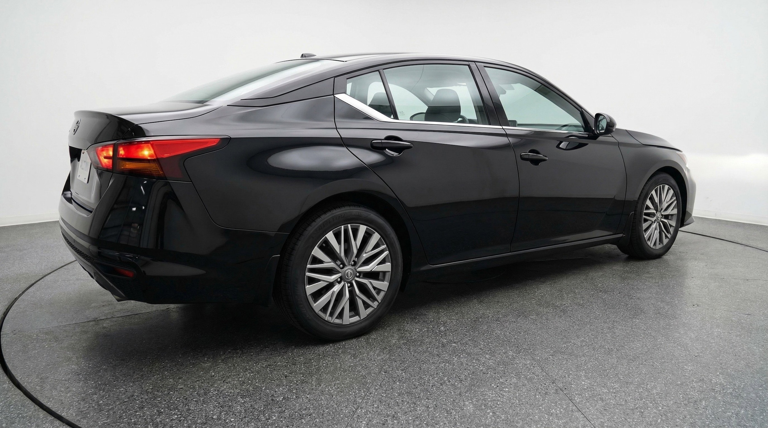 Thumbnail: 2025 Nissan Altima - 9
