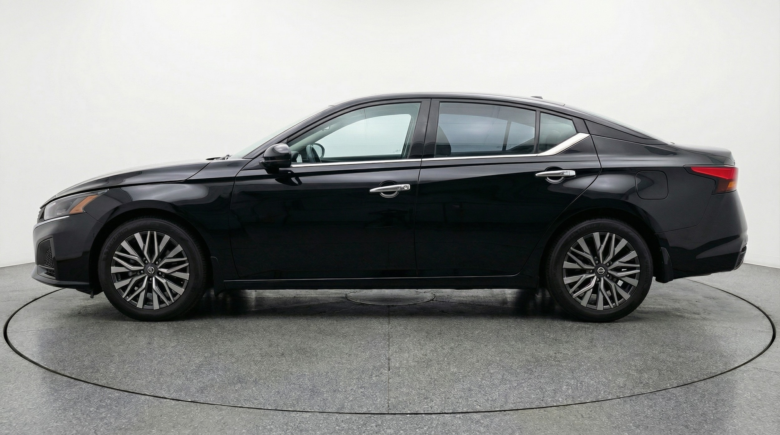 Thumbnail: 2025 Nissan Altima - 4