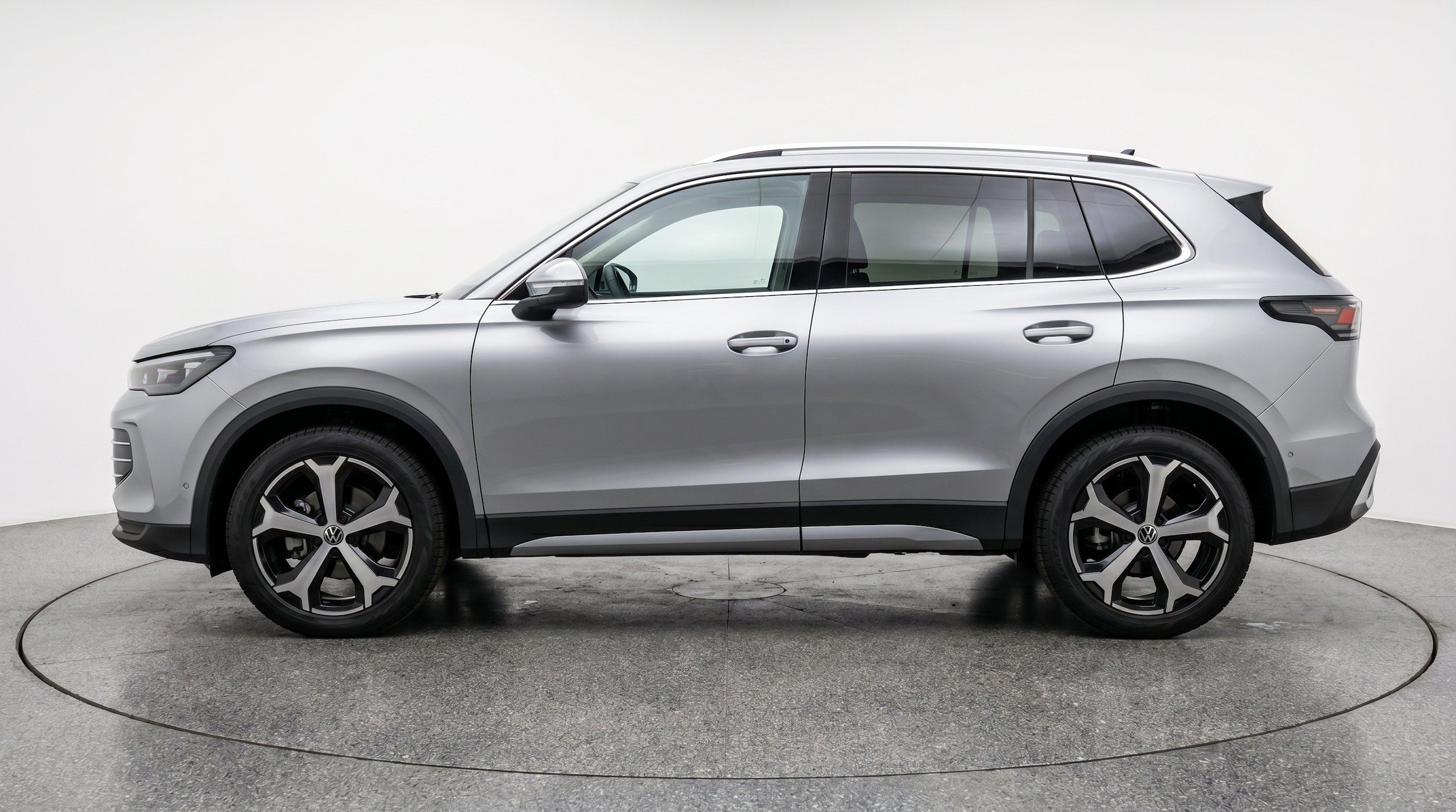 Thumbnail: 2026 Volkswagen Tiguan - 5
