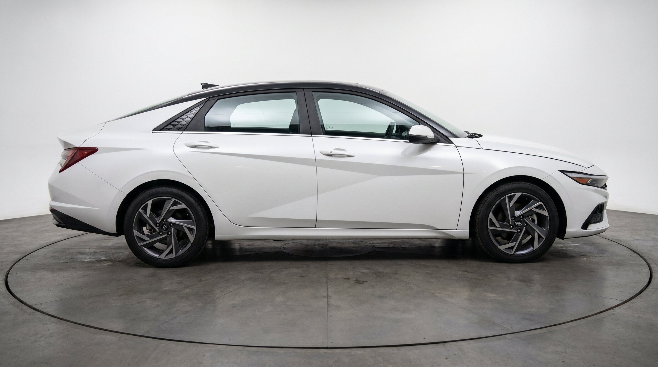 Thumbnail: 2025 Hyundai Elantra - 11
