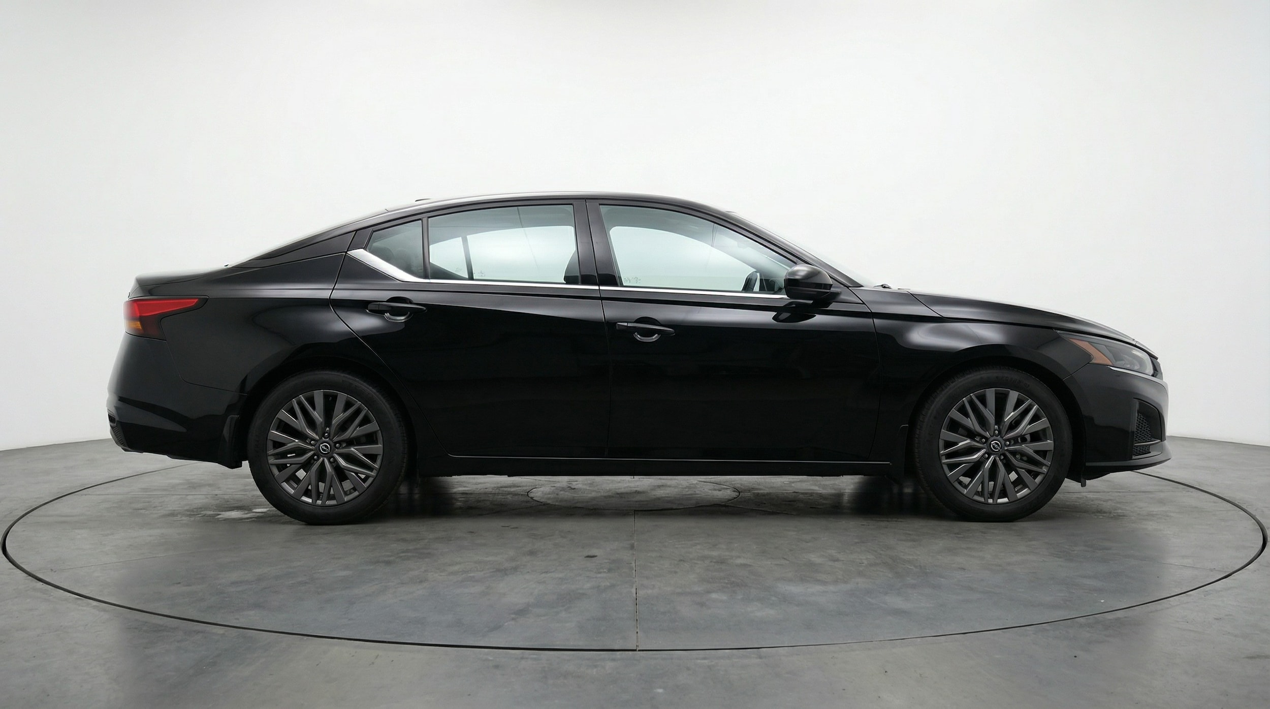 Thumbnail: 2025 Nissan Altima - 8