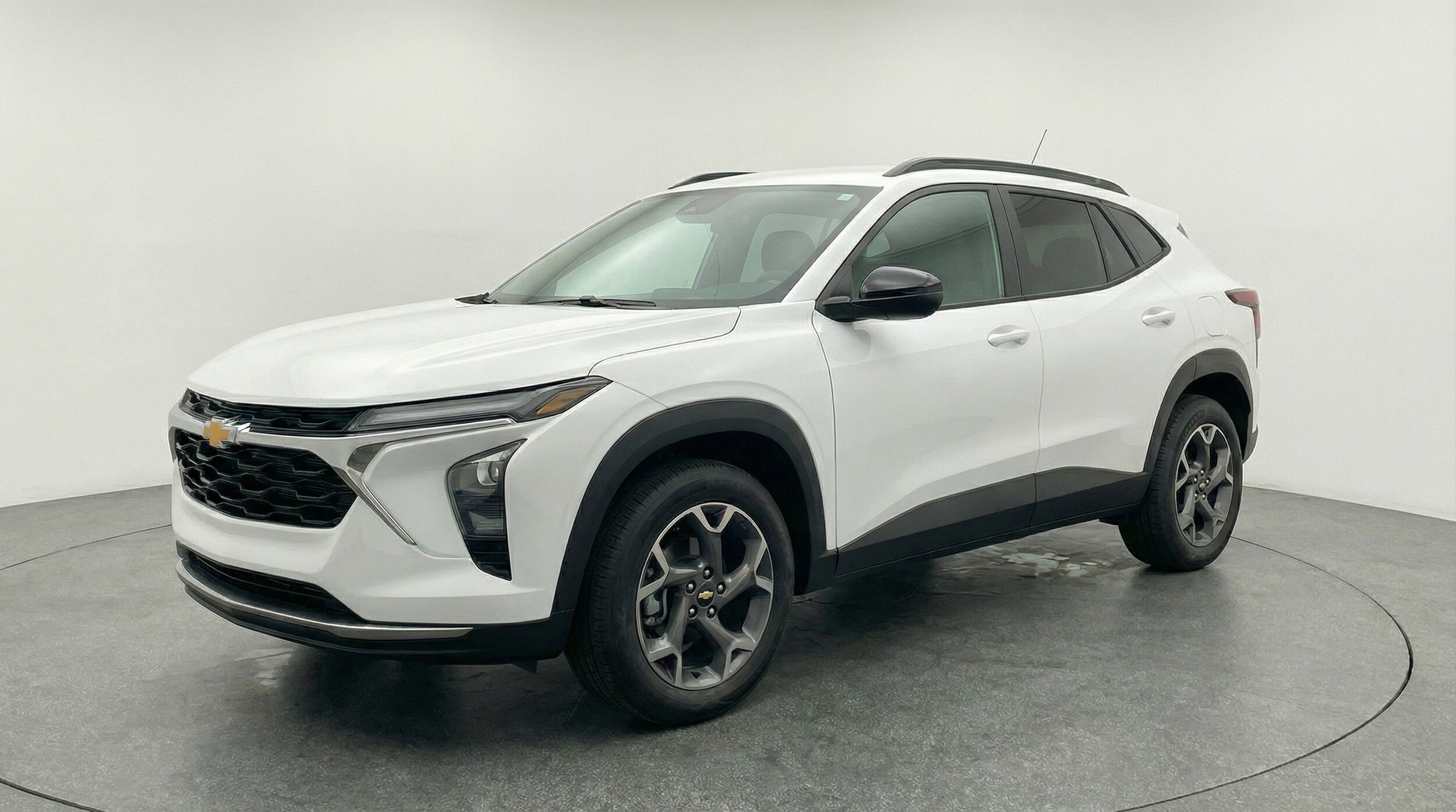 Thumbnail: 2025 Chevrolet Trax - 3