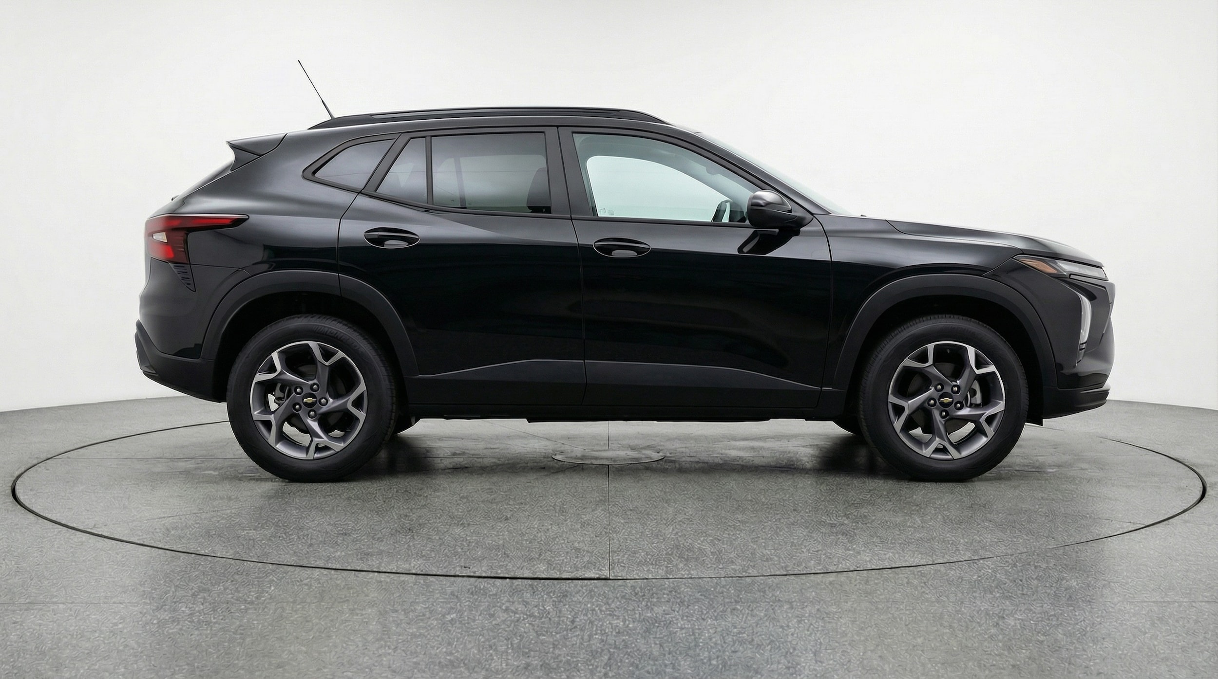 Thumbnail: 2025 Chevrolet Trax - 8