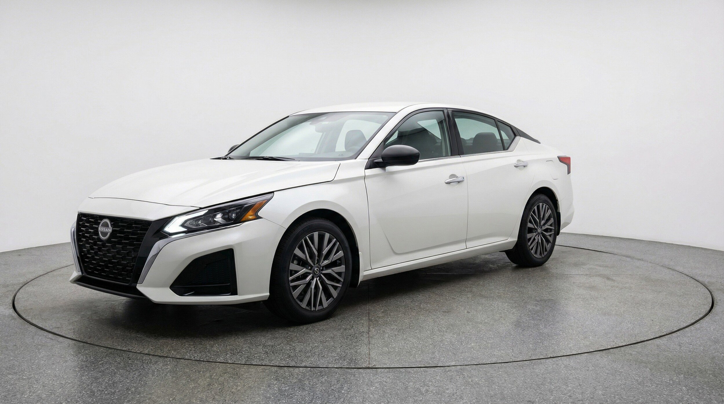 Thumbnail: 2025 Nissan Altima - 3