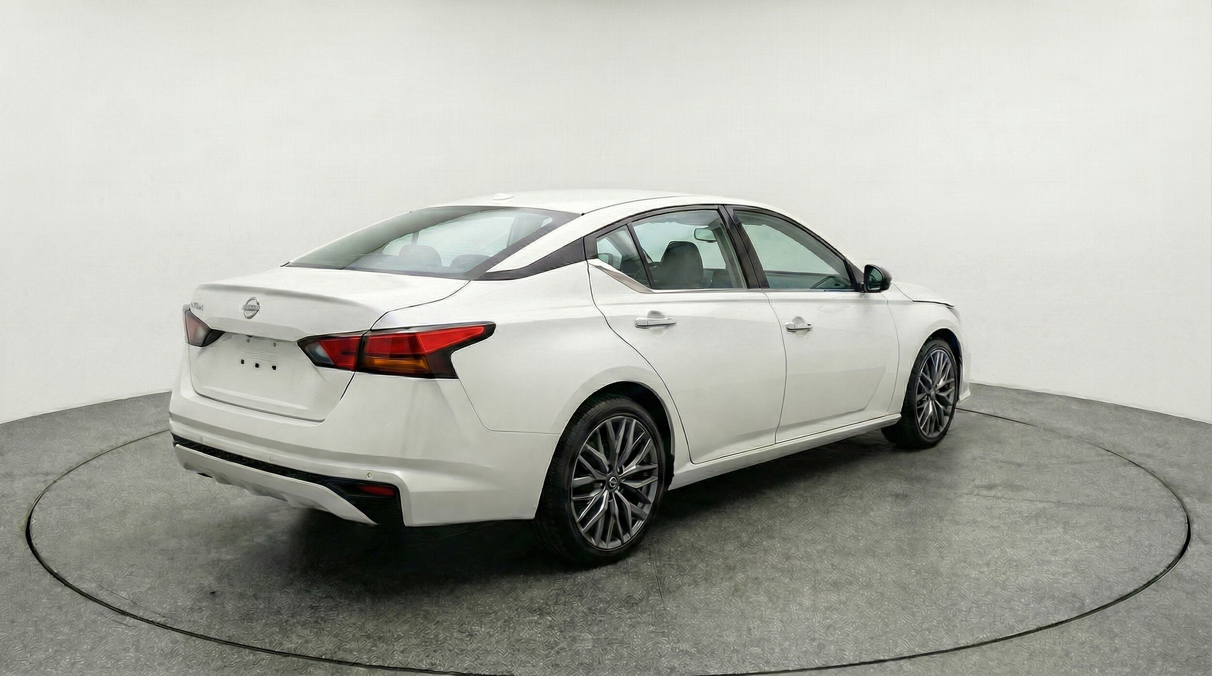 Thumbnail: 2025 Nissan Altima - 9