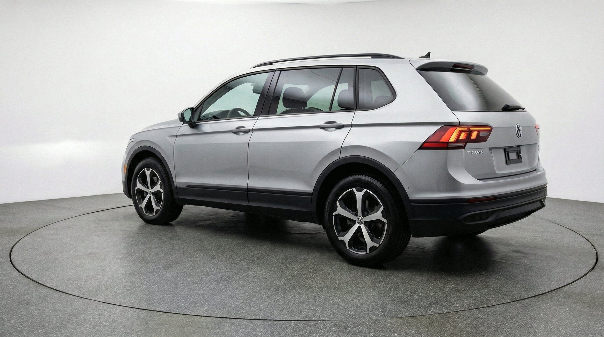 Thumbnail: 2026 Volkswagen Tiguan - 6