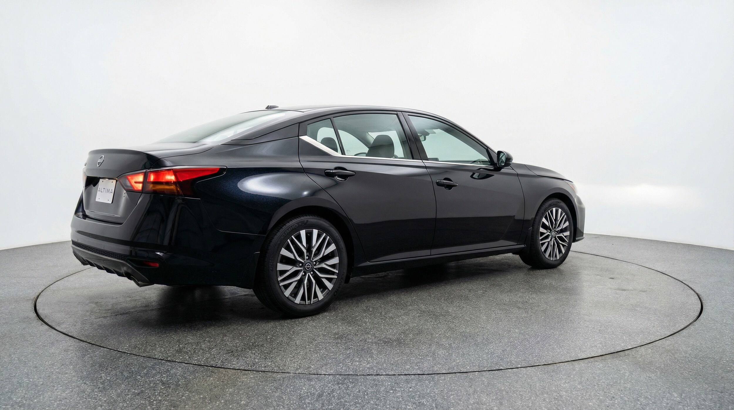 Thumbnail: 2025 Nissan Altima - 9
