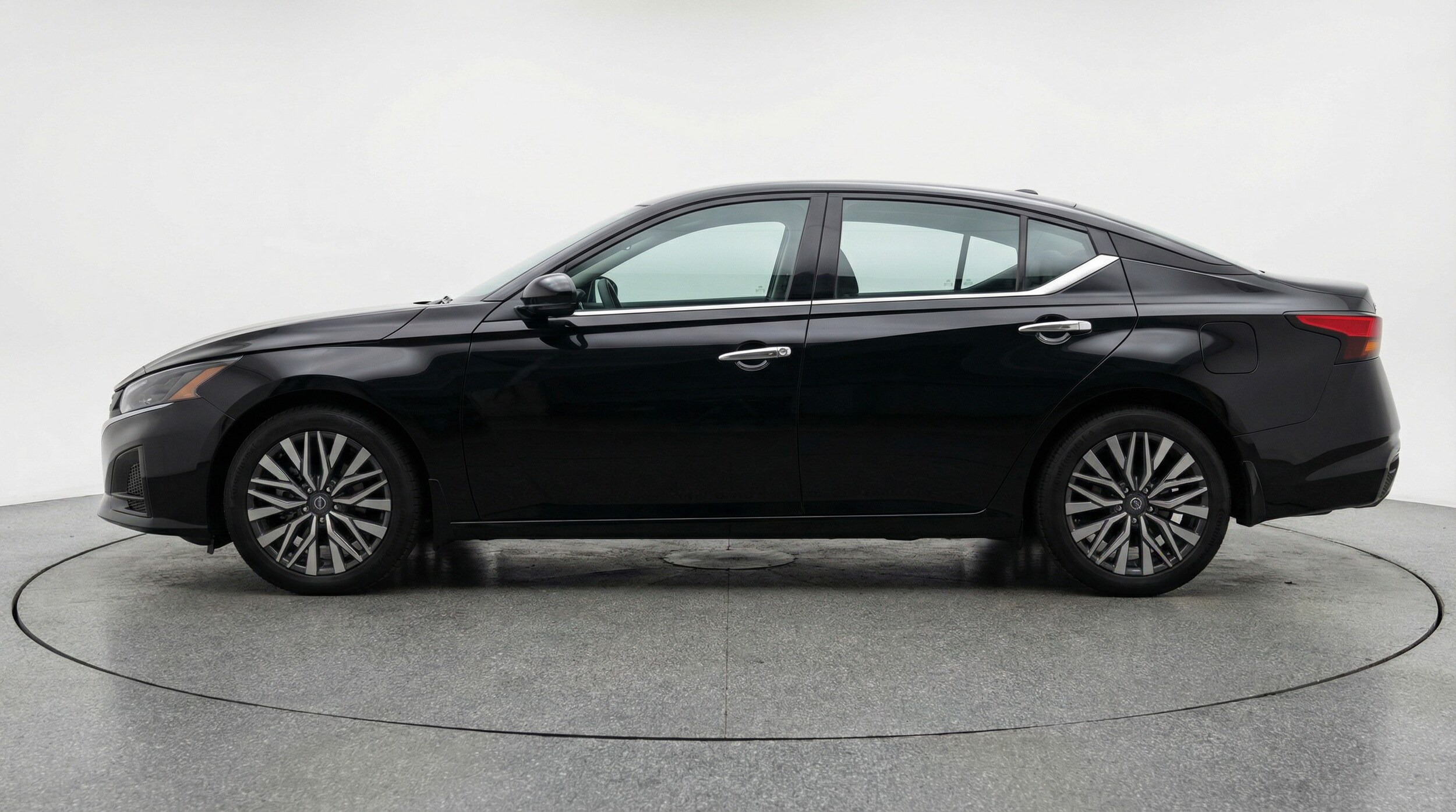 Thumbnail: 2025 Nissan Altima - 4