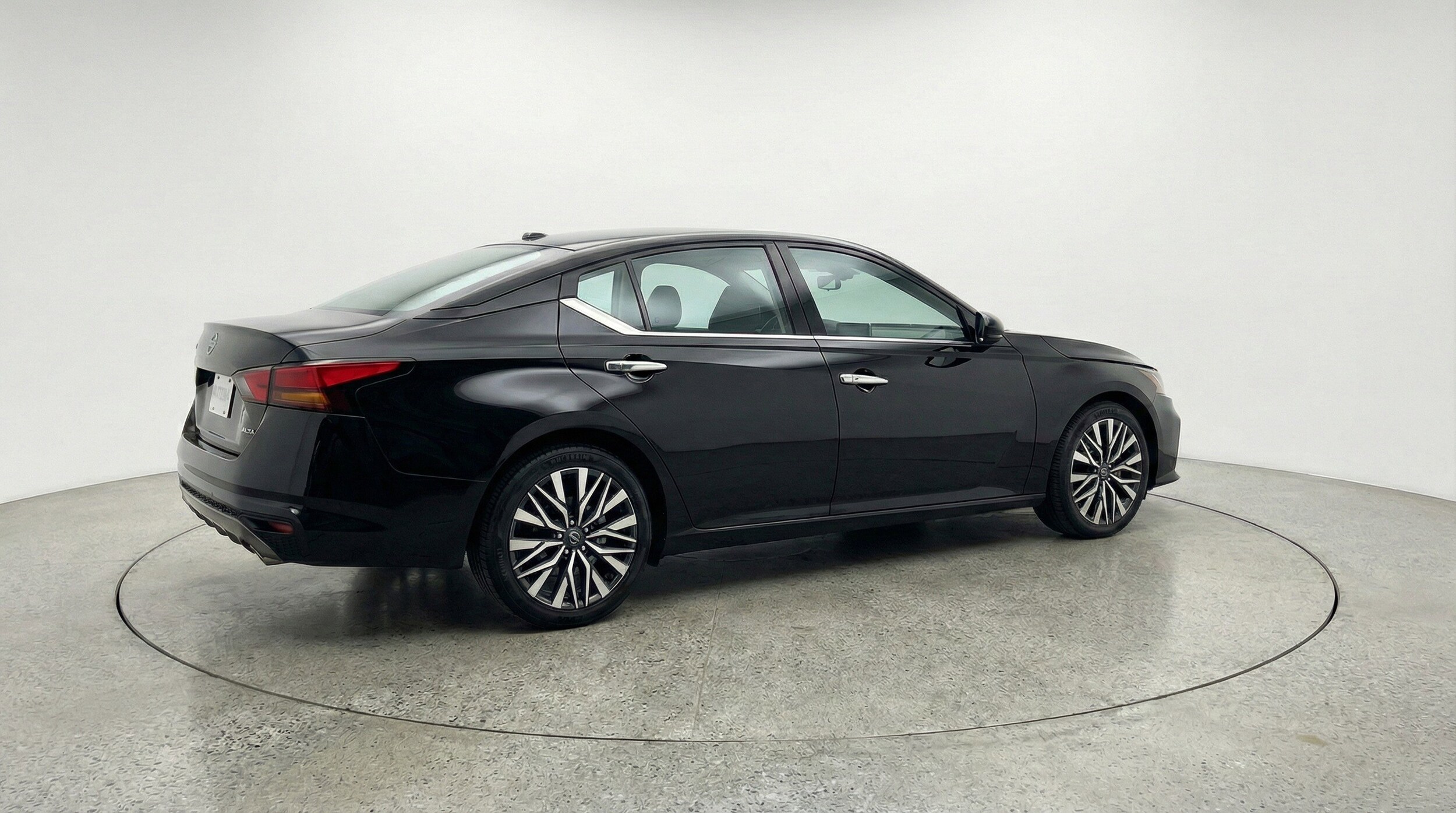Thumbnail: 2025 Nissan Altima - 9