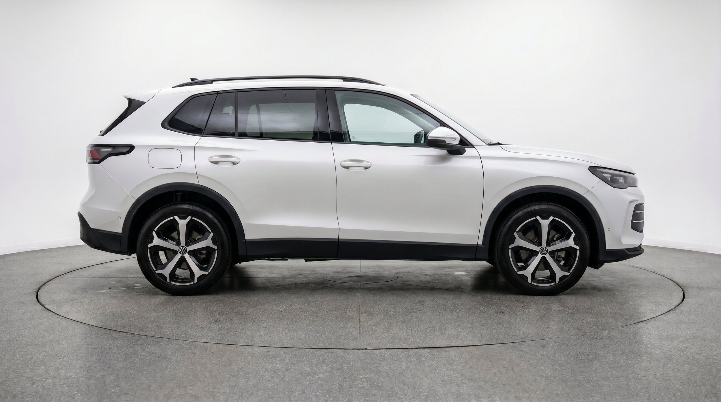 Thumbnail: 2026 Volkswagen Tiguan - 11